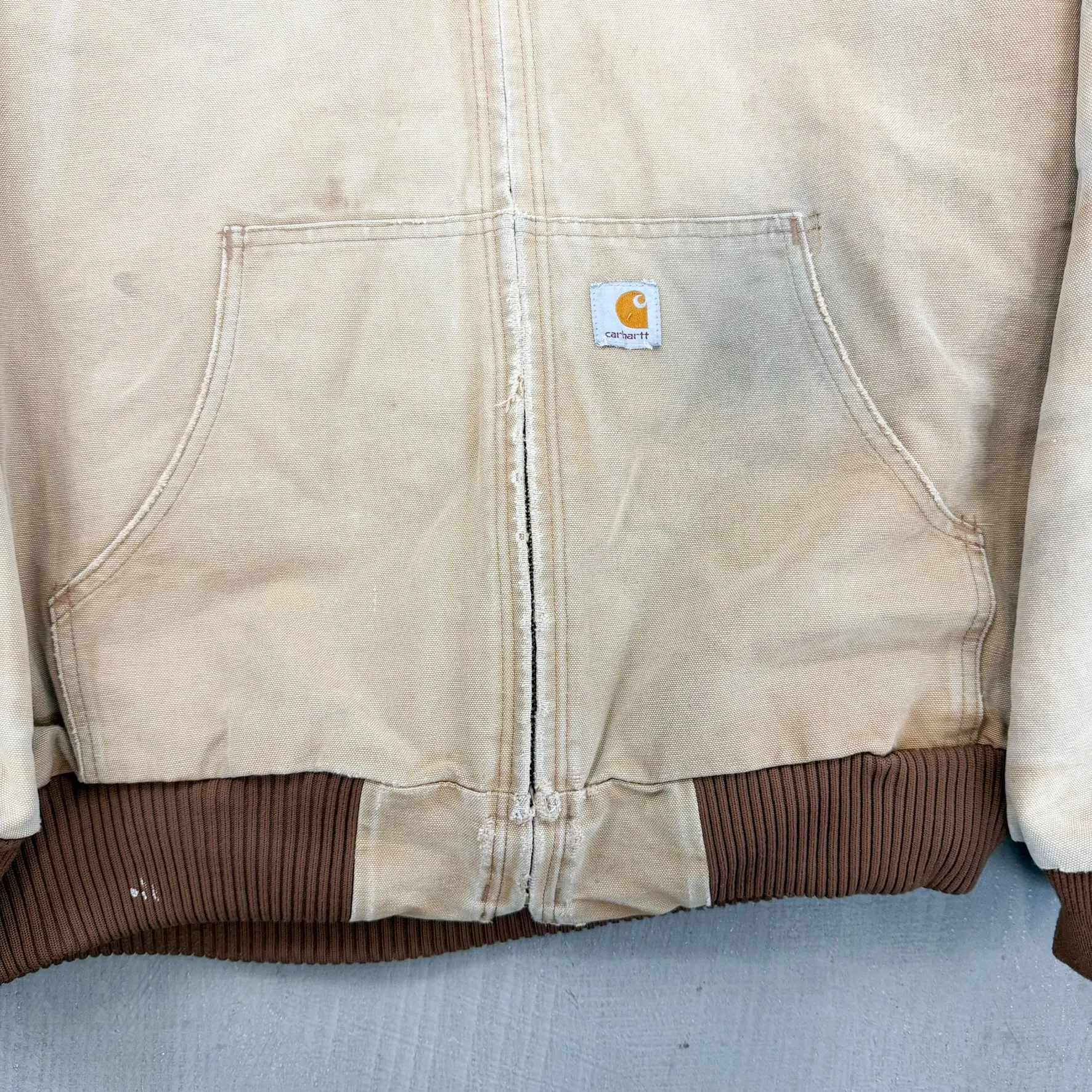 F- Vintage Carhartt Made In USA Active Quilt Lined Hooded Work Jacket sold by HG Vintage product image thumbnail 4