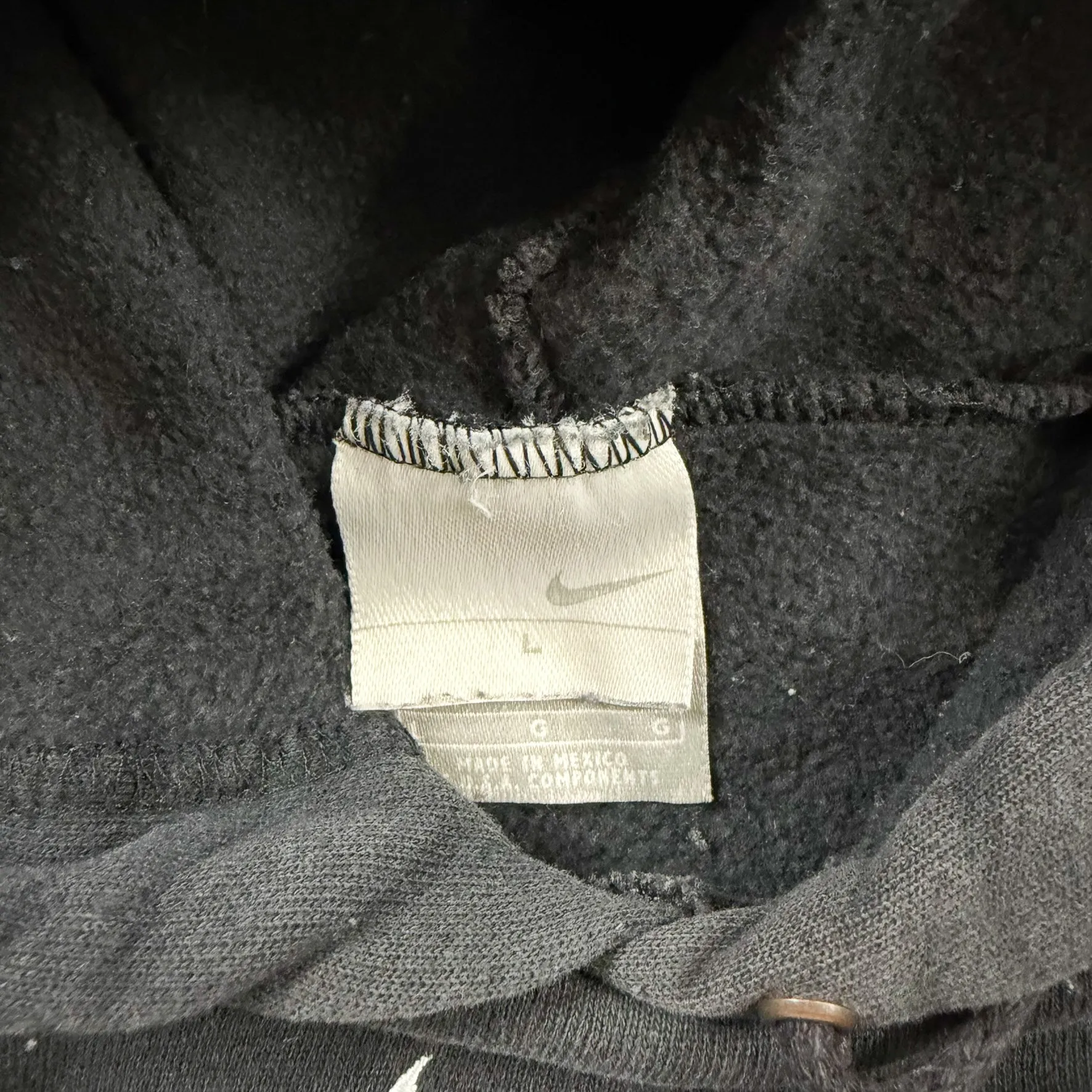 F- Vintage 00s Nike Center Chest Swoosh Hoodie sold by HG Vintage product image thumbnail 3