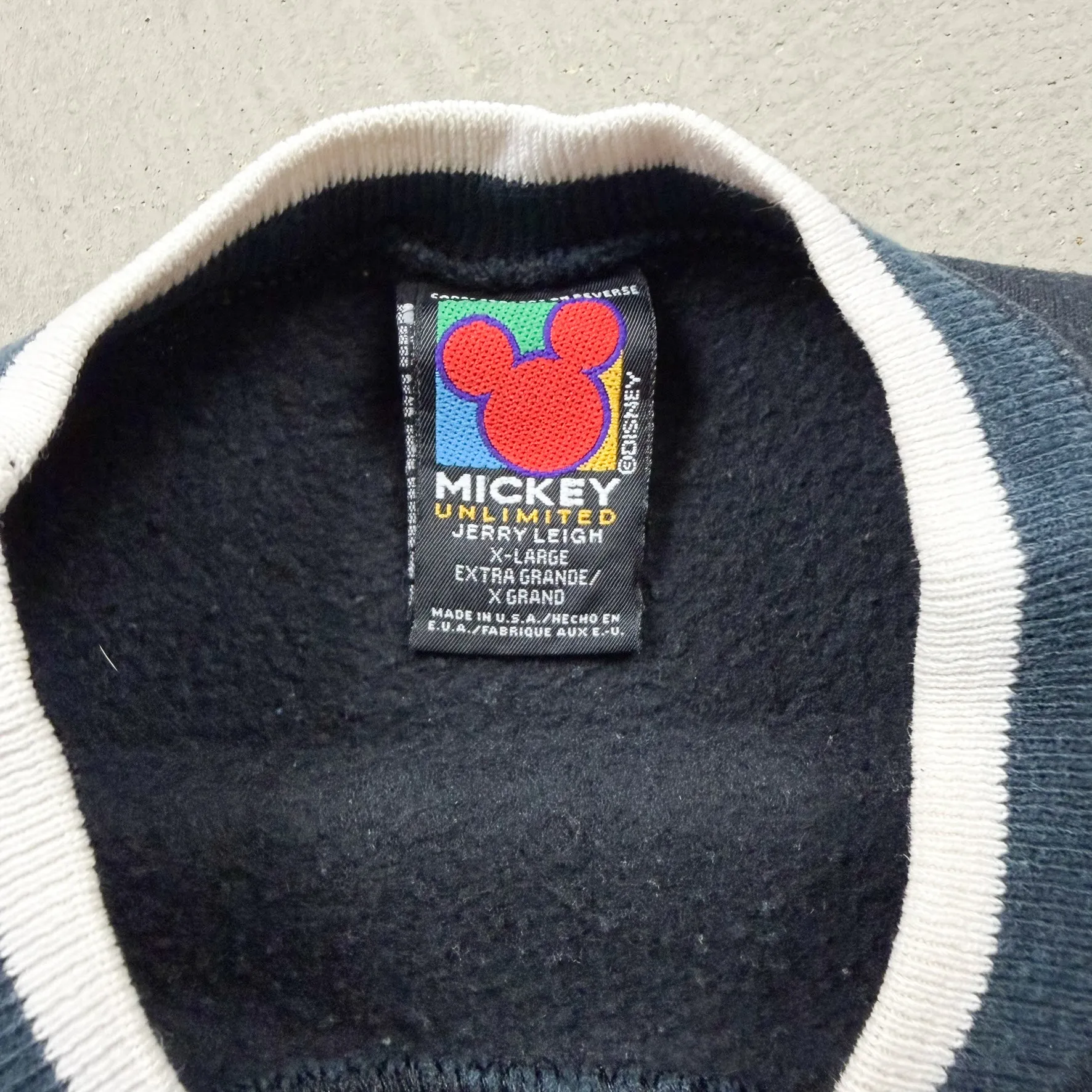 F- Vintage Disney Jerry Leigh Mickie Daffy & Goofy Graphic Made In USA Crewneck sold by HG Vintage product image thumbnail 3