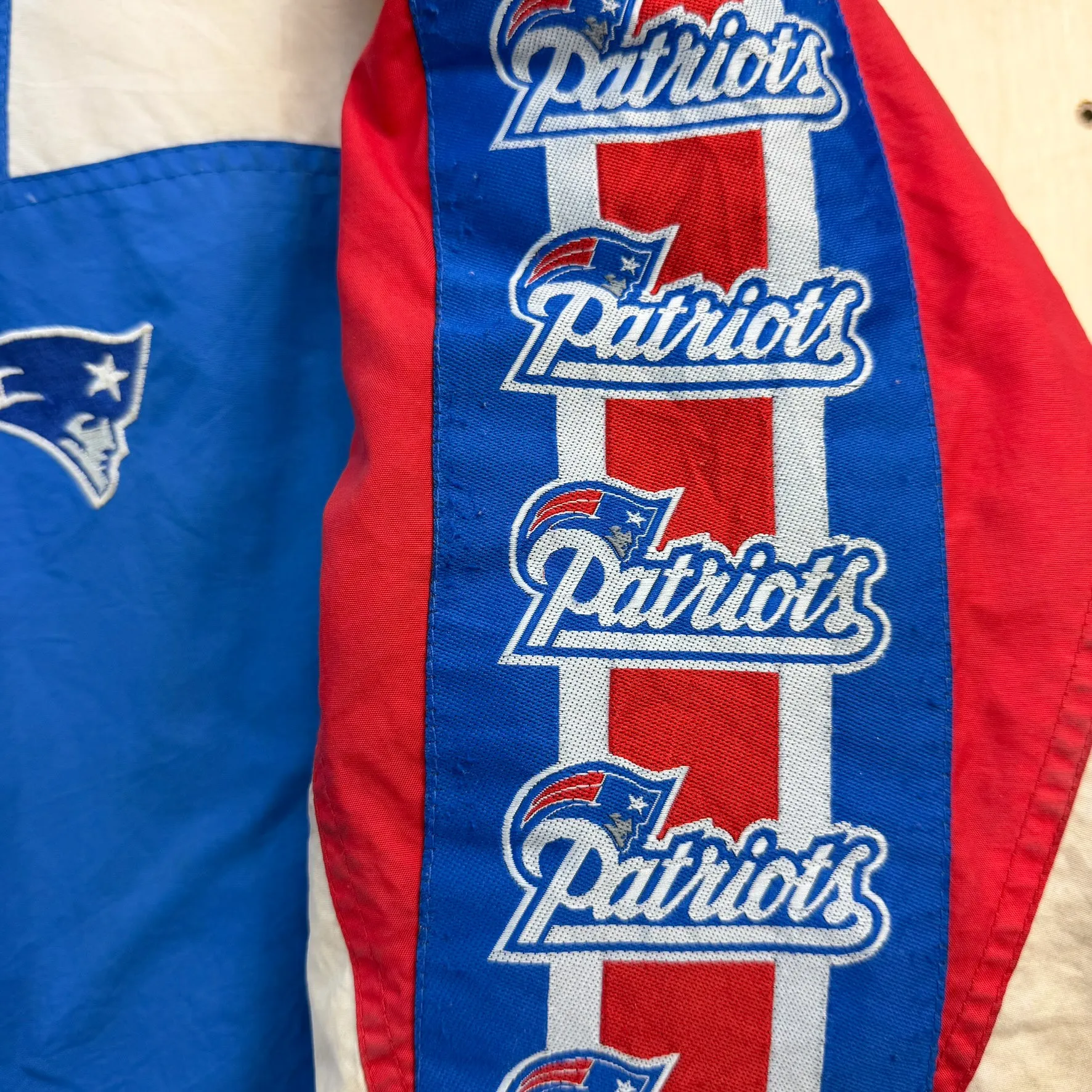 F- Vintage New England Patriots NFL Game Day Zip Up Winter Jacket - XL sold by HG Vintage product image thumbnail 3