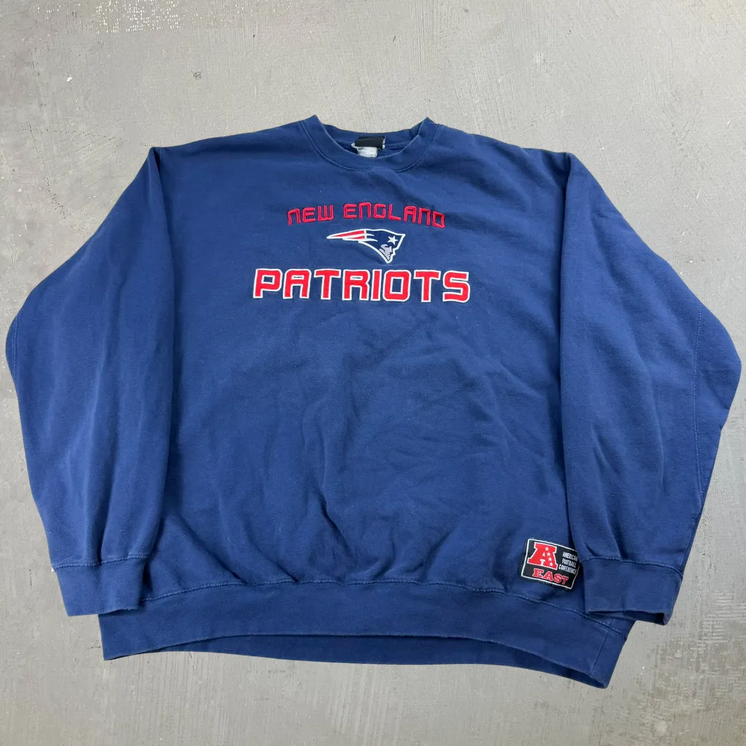 F- Vintage New England Patriots NFL Embroidered Text Crewneck - 2XL sold by HG Vintage