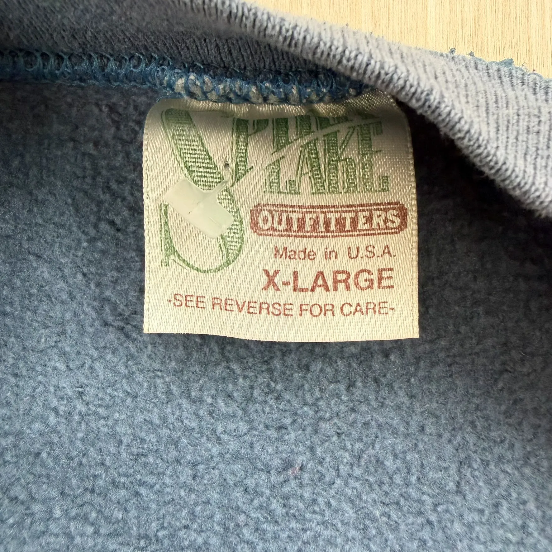 J- Vintage Spirit Lake Outfitters White Tail Deer Made In USA Crewneck - XL sold by HG Vintage product image thumbnail 3