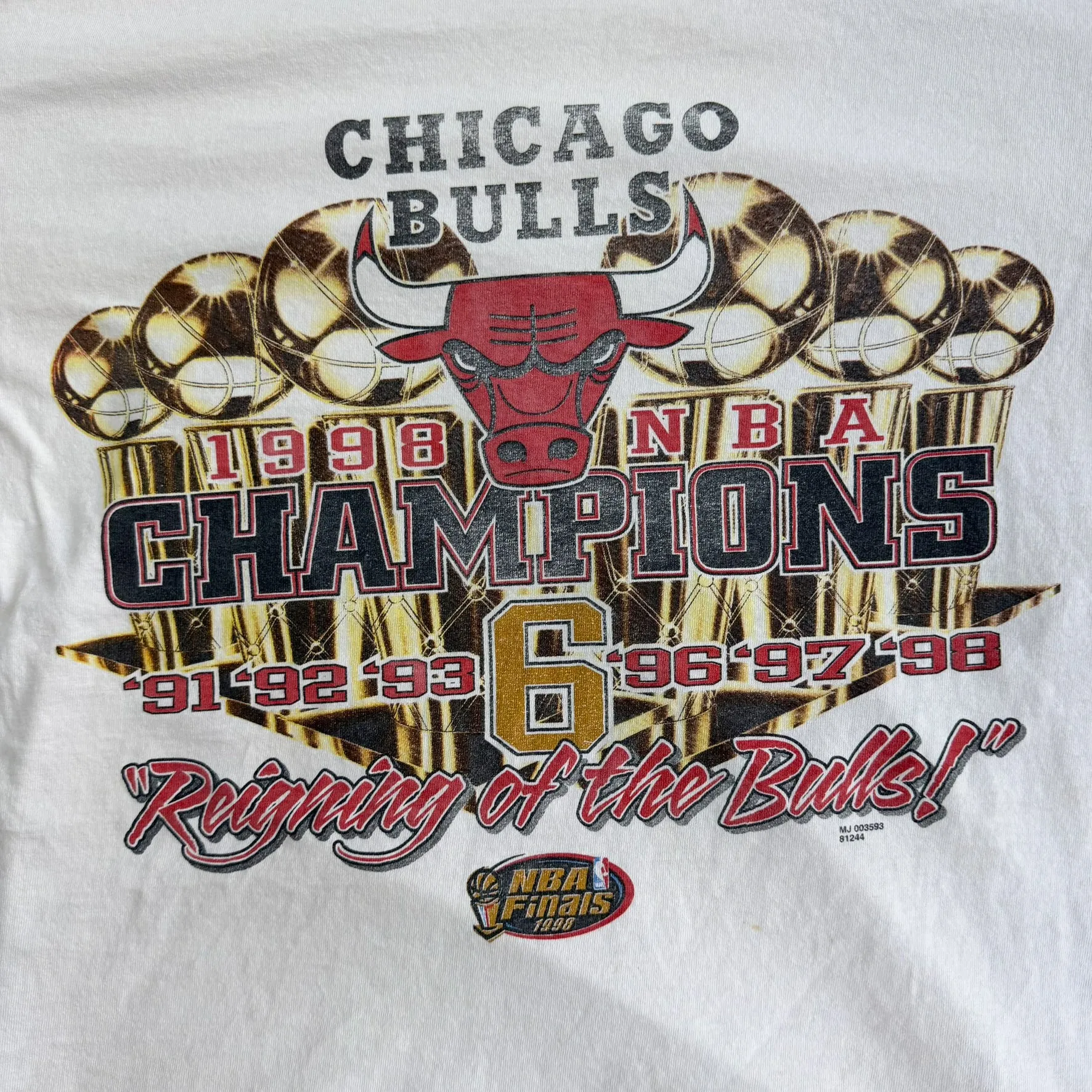 J- Vintage '98 Chicago Bulls Finals Champions NBA Graphic Tee - XL sold by HG Vintage product image thumbnail 2