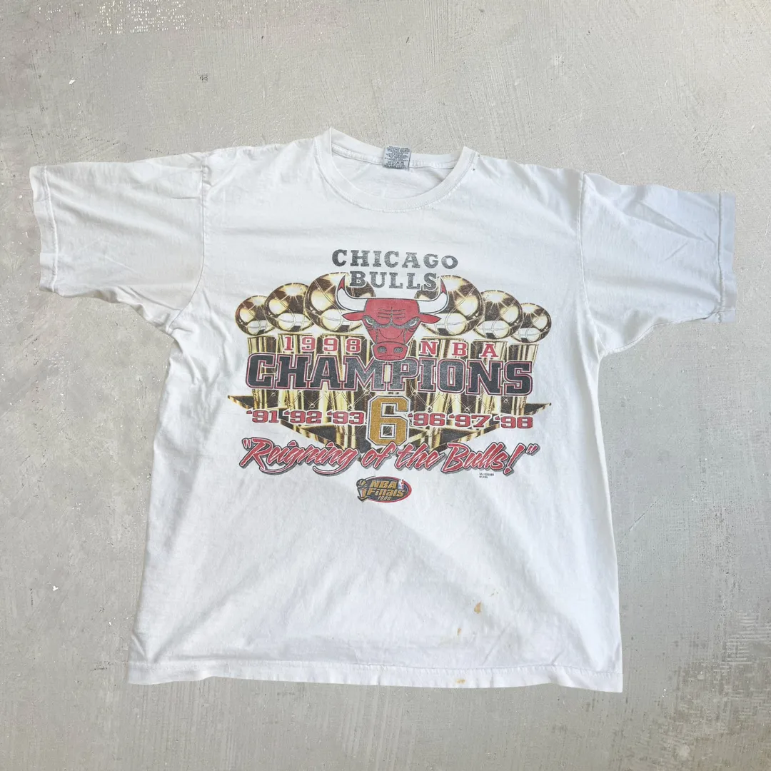 J- Vintage '98 Chicago Bulls Finals Champions NBA Graphic Tee - XL sold by HG Vintage