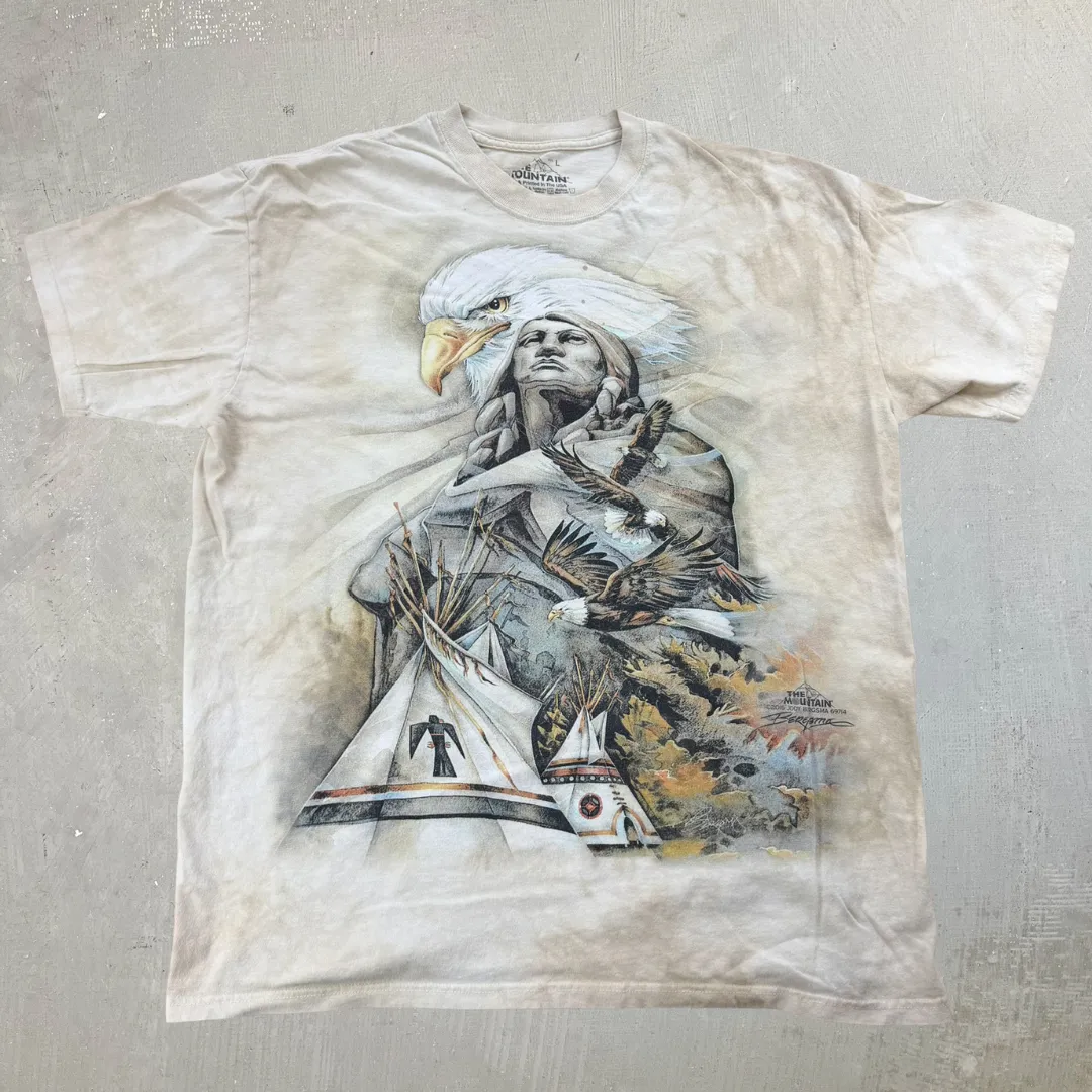 J- 2016 The Mountain Eagle & Statue Animal Print Tee - L sold by HG Vintage