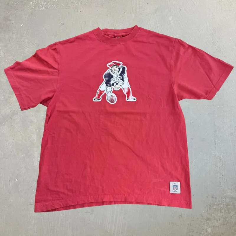 J- New England Patriots NFL Reebok Grid Iron Classic Logo Tee - M made by HG Vintage