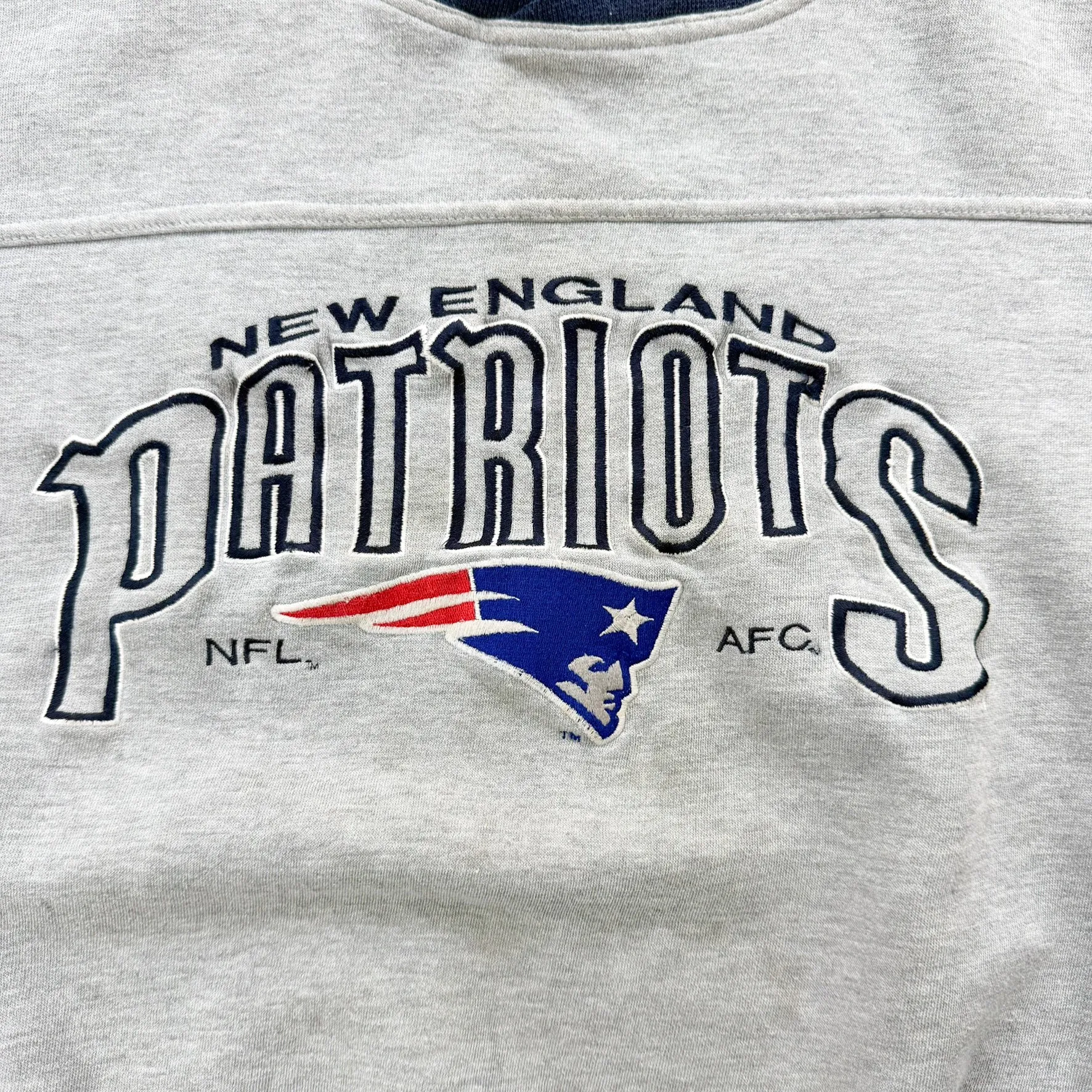 J- Vintage New England Patriots NFL Lee Embroidered Text & Logo Crewneck - XL sold by HG Vintage product image thumbnail 2