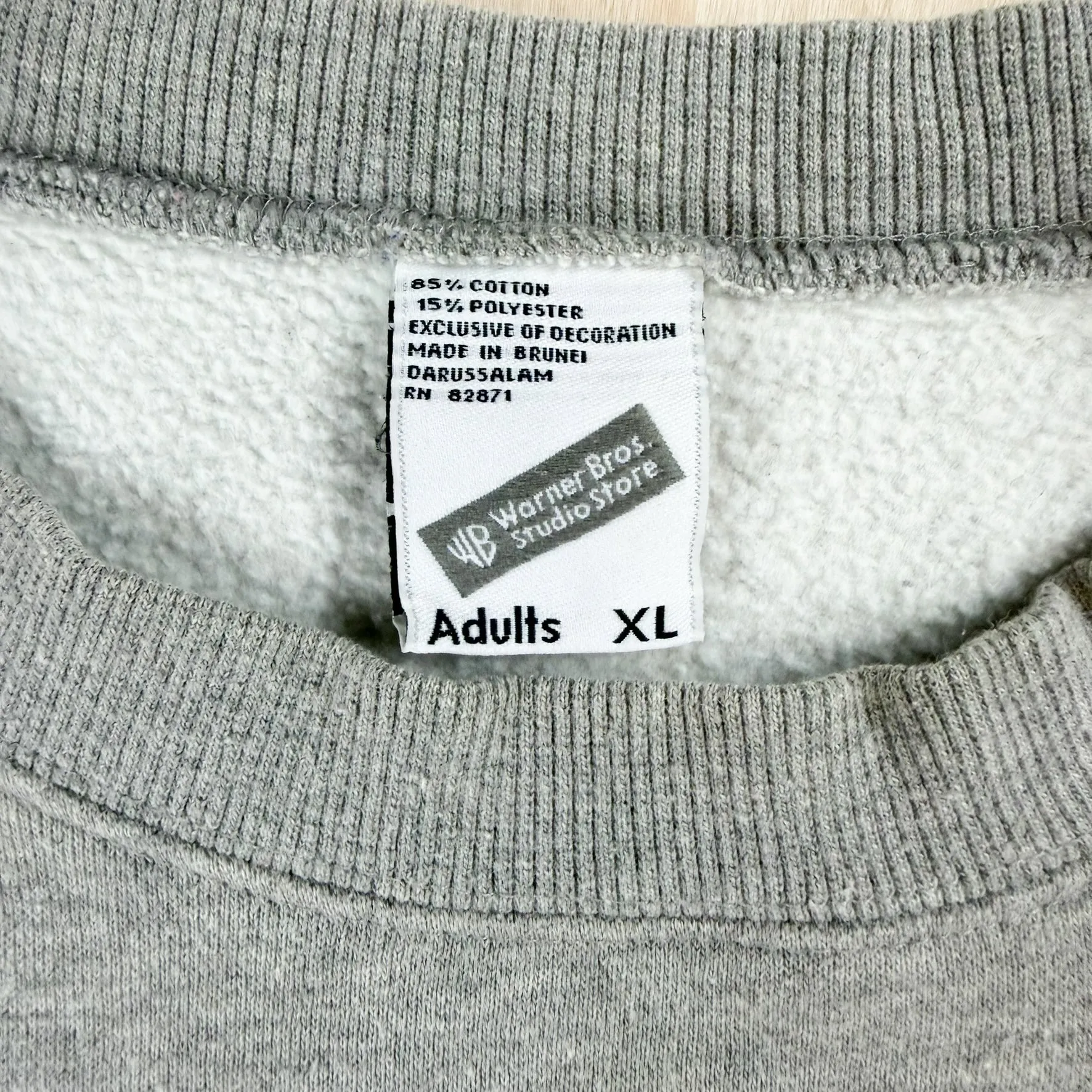 J- Vintage '98 Looney Tunes Embroidered Characters Crewneck - XL sold by HG Vintage product image thumbnail 4