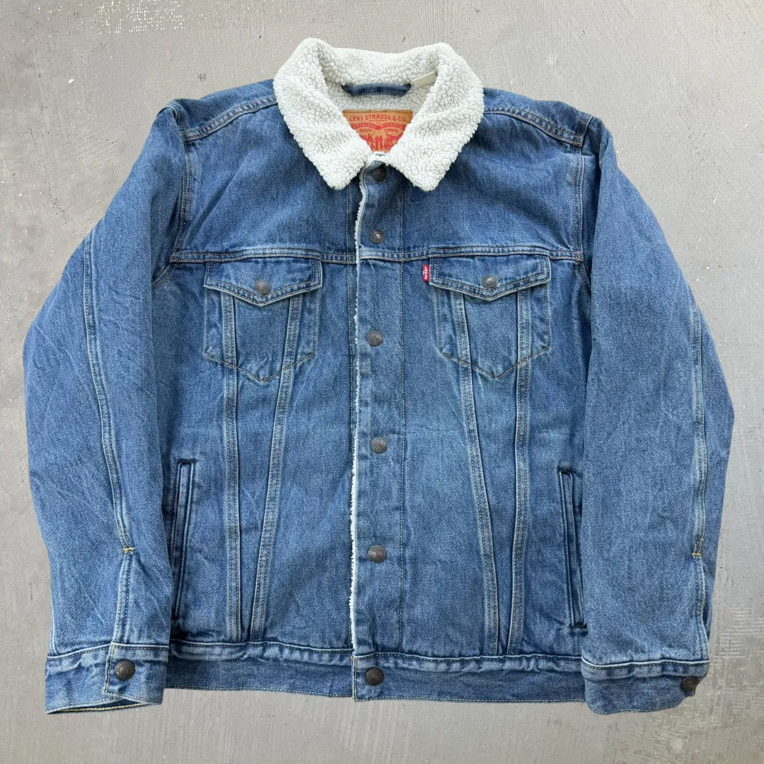 J- Vintage Levi's Sherpa Lined Denim Jacket - L sold by HG Vintage