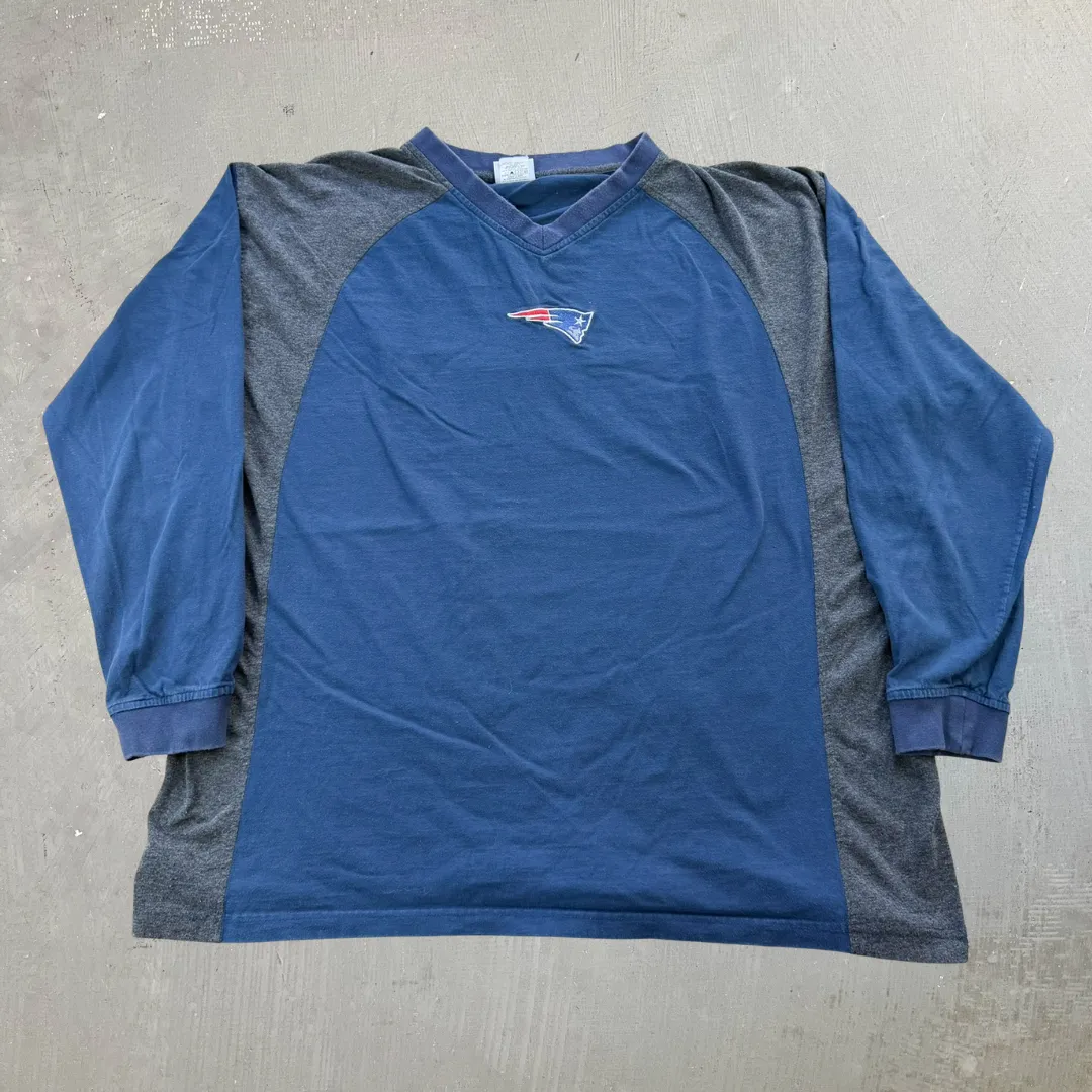 J- Vintage New England Patriots NFL Embroidered Logo Long Sleeve Tee - XL sold by HG Vintage