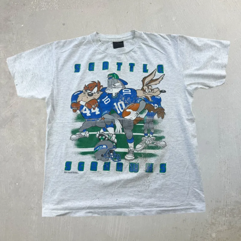 J- Vintage '93 Seattle Seahawks NFL Looney Tunes Graphic Single Stitch Tee - M made by HG Vintage