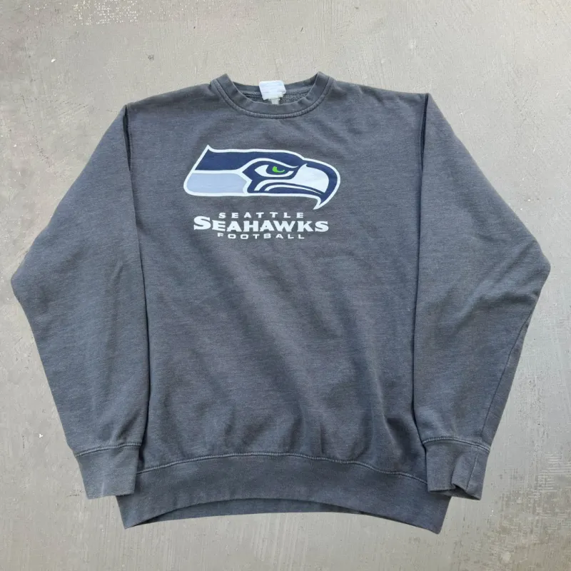 J- Vintage Seattle Seahawks NFL Text & Logo Crewneck - M made by HG Vintage
