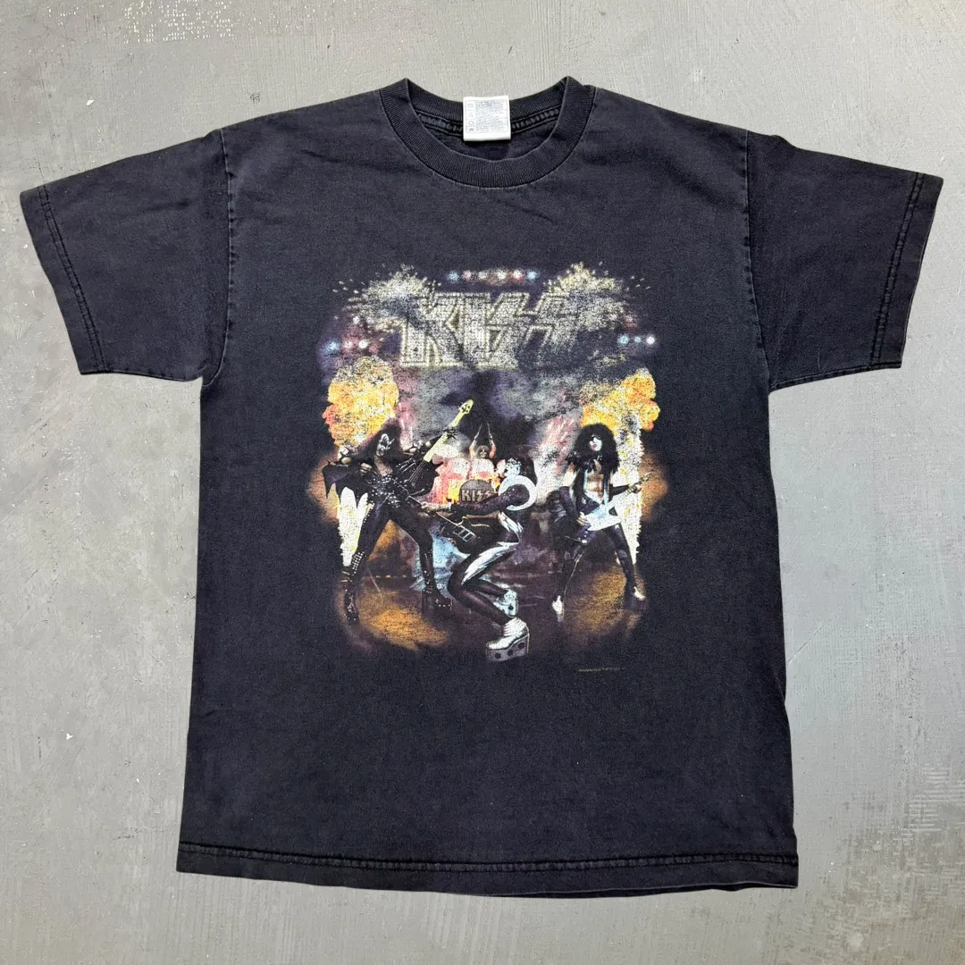 J- Vintage '03 Kiss Live! World Domination Tour Tee - M sold by HG Vintage