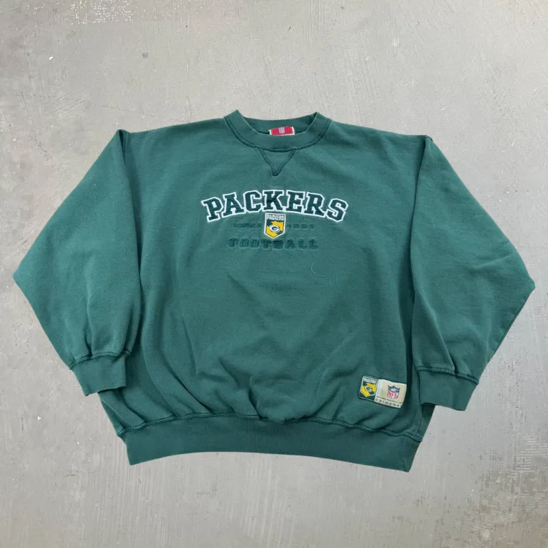 J- Vintage Green Bay Packers NFL Embroidered Graphic Crewneck - L made by HG Vintage