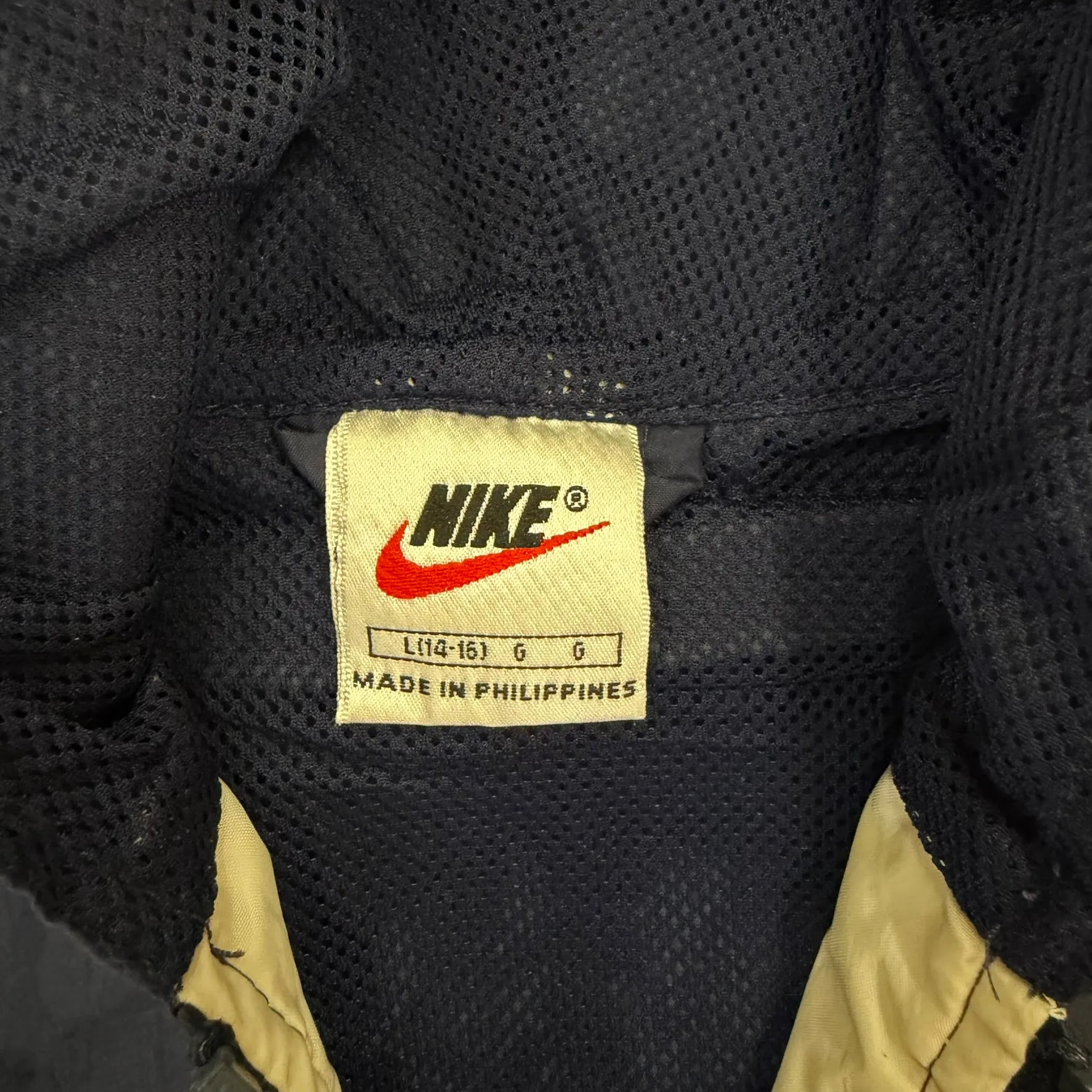 J- Vintage Nike Embroidered Swoosh Zip Up Lightweight Jacket - L sold by HG Vintage product image thumbnail 3