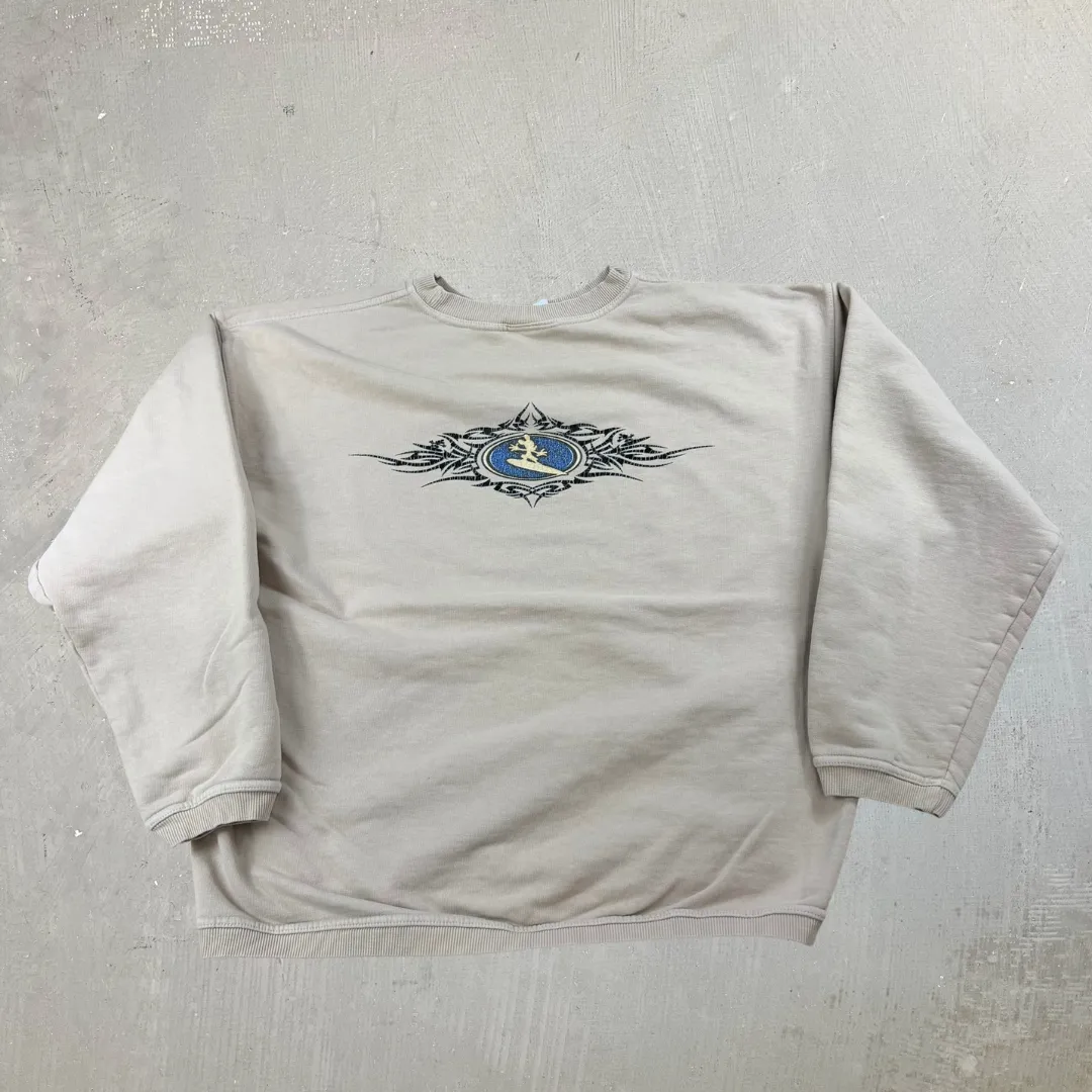 J- Vintage Disney Walt Disney World Surf Embroidered Graphic Crewneck - L sold by HG Vintage product image thumbnail 2