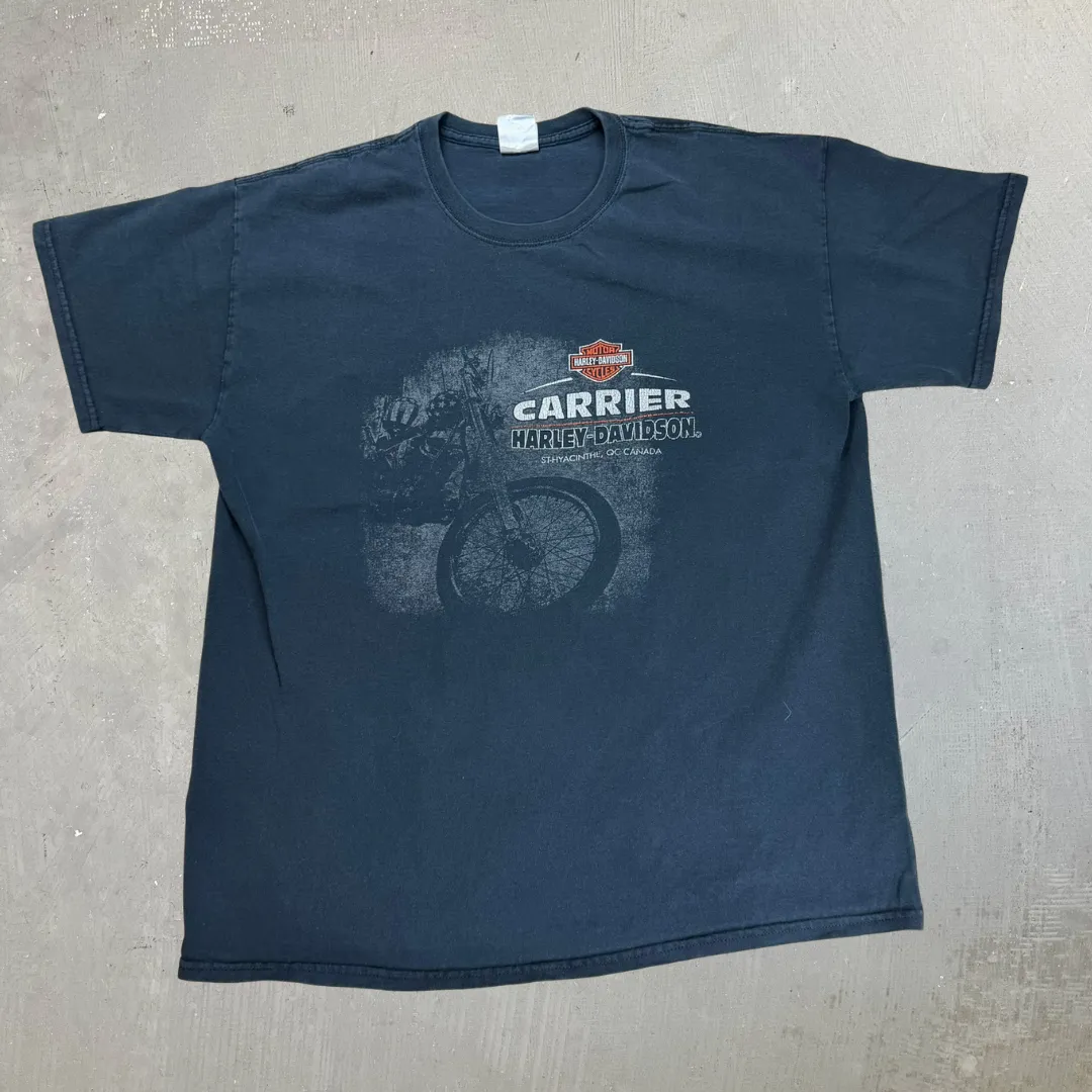 J- Vintage Harley Davidson St-Hyacinthe Quebec Graphic Tee - L sold by HG Vintage