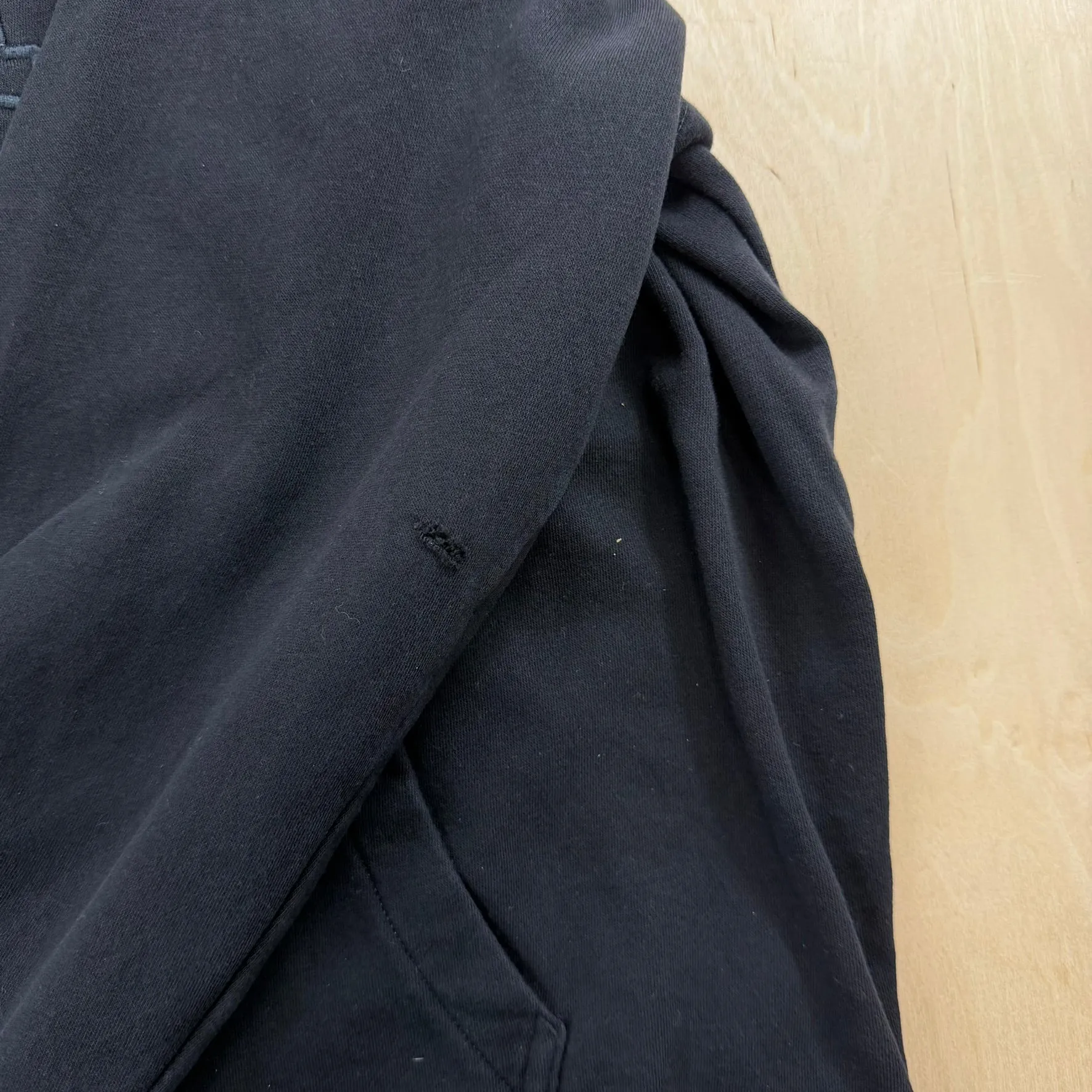 J- Vintage Gap Embroidered Text Black Zip Up Hoodie - 2XL sold by HG Vintage product image thumbnail 5