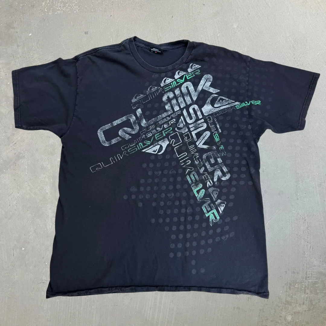 J- Quicksilver Text & Dots Graphic Tee - XL sold by HG Vintage