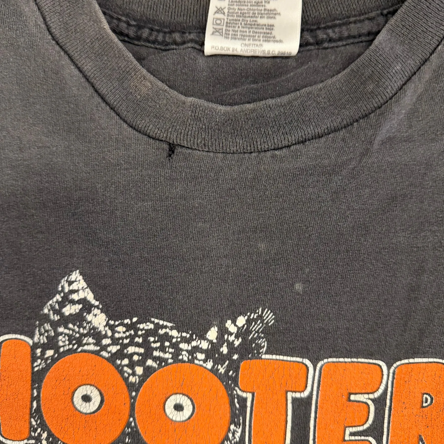 J- Vintage '96 Hooters Kansas City Graphic Single Stitch Tee - XL sold by HG Vintage product image thumbnail 3