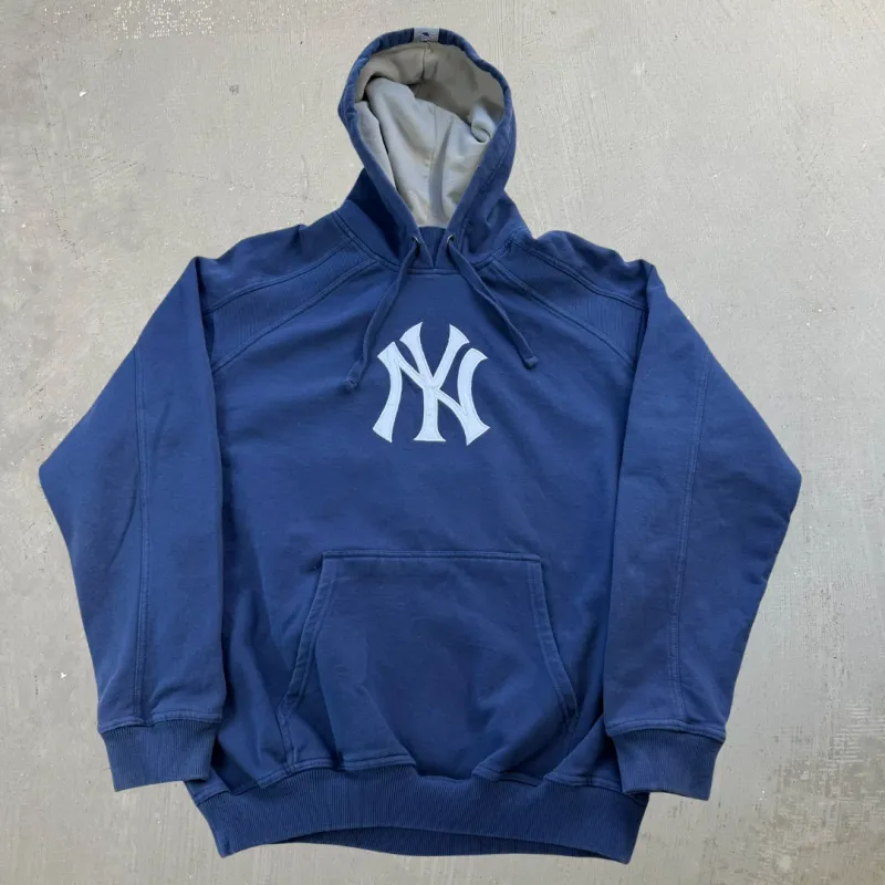 J- Vintage New York Yankees MLB Majestic Hoodie -  L made by HG Vintage