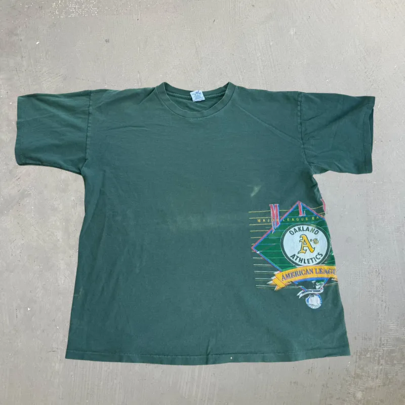 J- Vintage '92 Oakland Athletic MLB Graphic Made In USA Single Stitch Tee - XL made by HG Vintage