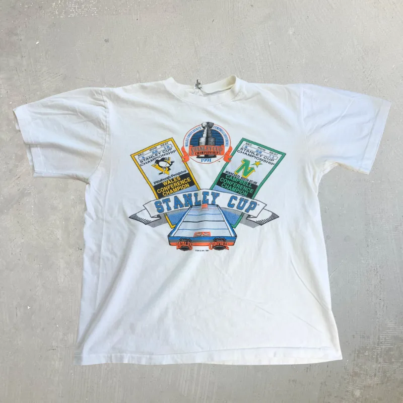 J- Vintage '91 Penguins Vs North Stars NHL Stanley Cup Graphic Single Stitch Tee - M made by HG Vintage