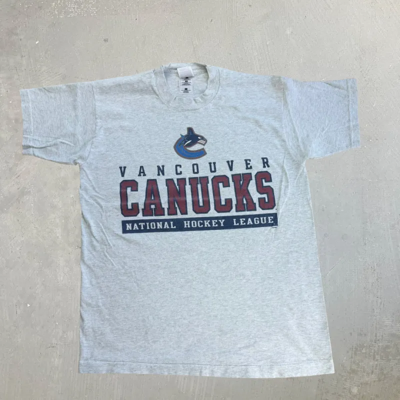 J- Vintage Vancouver Canucks NHL Logo Graphic Single Stich Tee - L made by HG Vintage