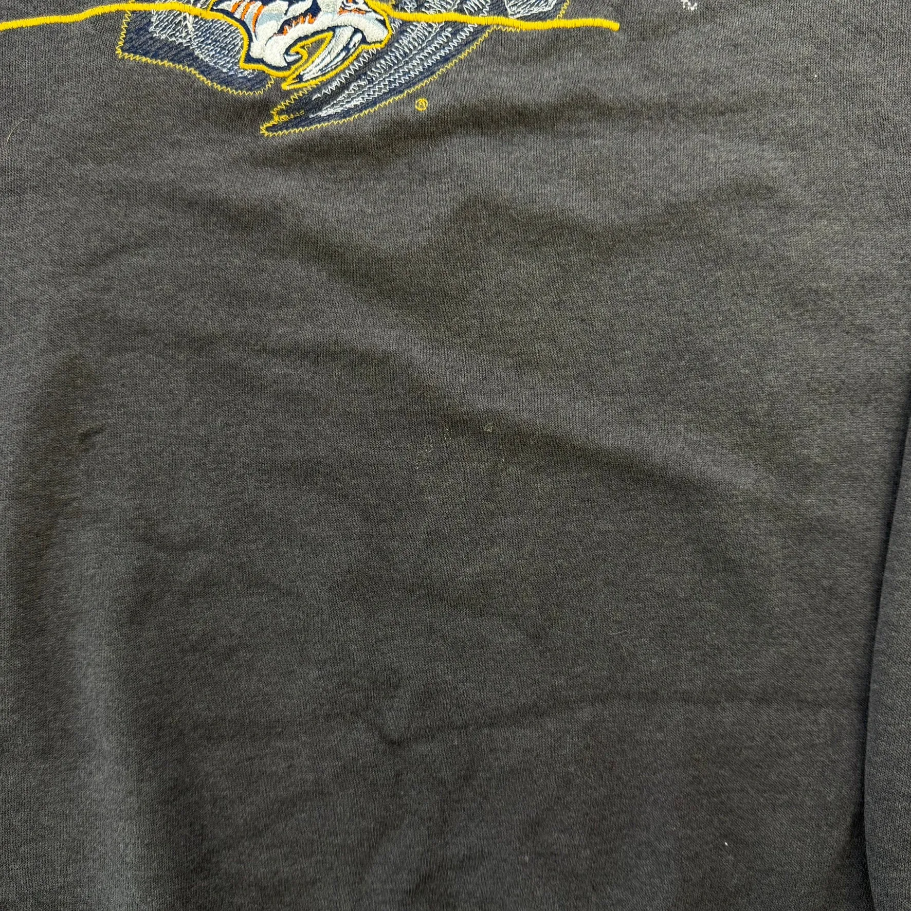 J- Vintage Nashville Predators NHL Lee Embroidered Logo Crewneck - XL sold by HG Vintage product image thumbnail 4