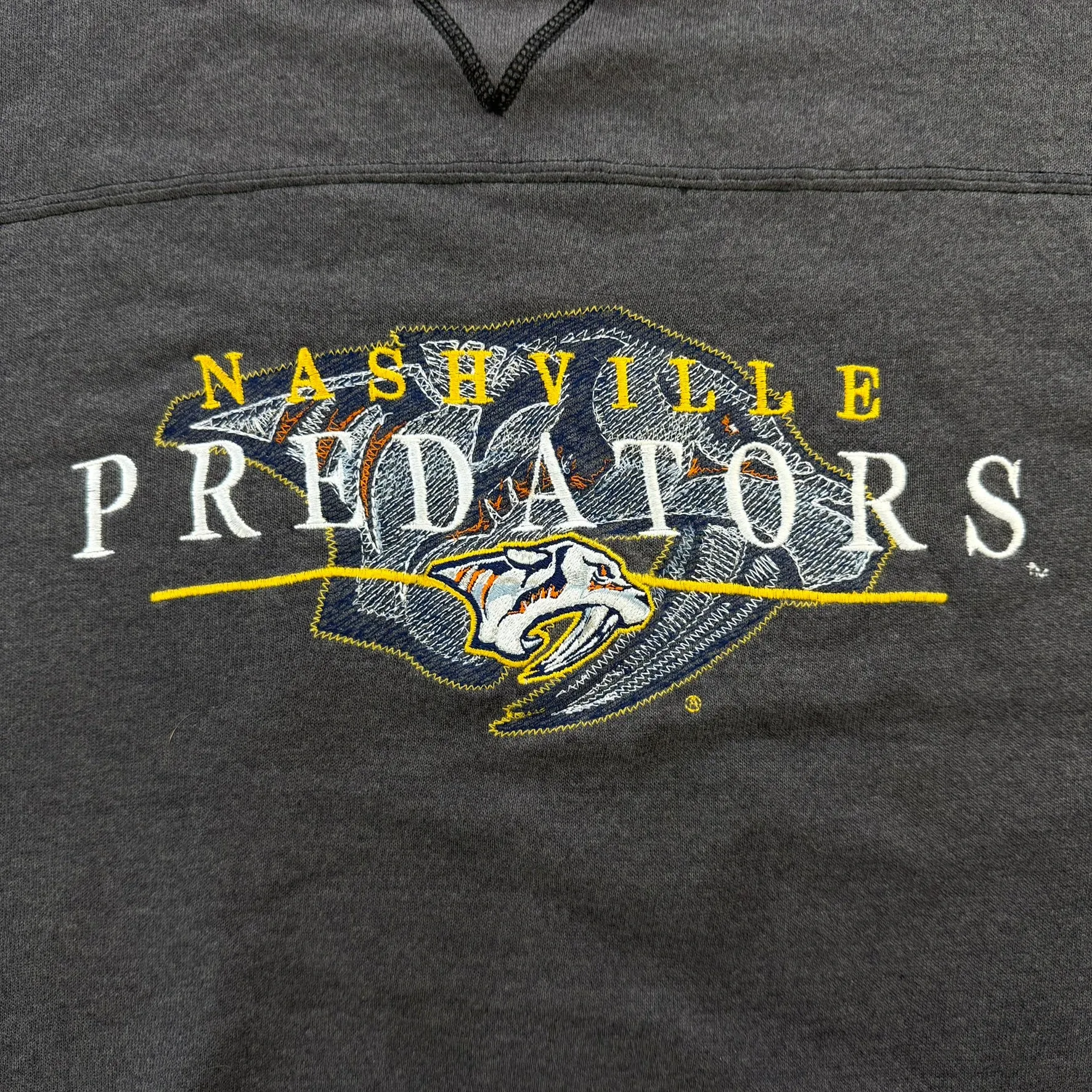 J- Vintage Nashville Predators NHL Lee Embroidered Logo Crewneck - XL sold by HG Vintage product image thumbnail 2
