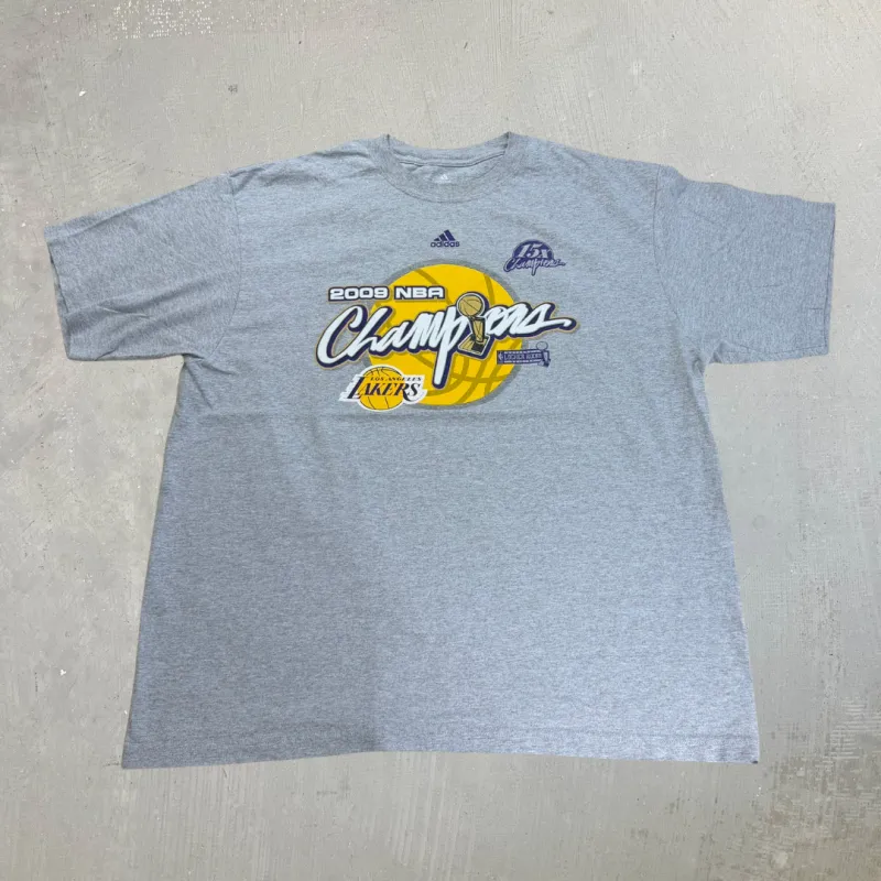 J- Vintage '09 Los Angeles Lakers NBA Champions Adidas Graphic Tee - XL made by HG Vintage