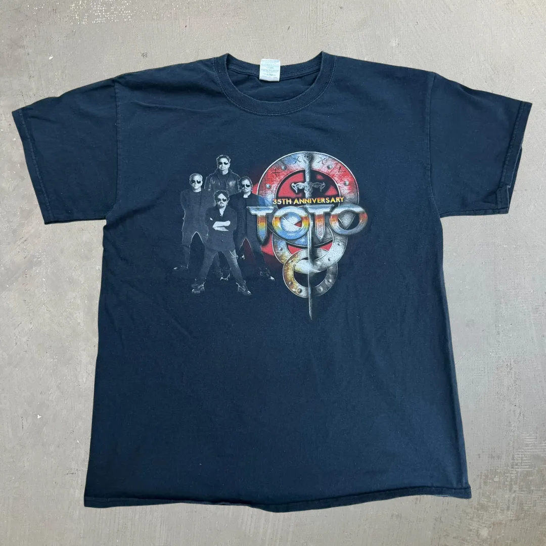 J- '14 Toto 35th Anniversary Tour Picture Tee - L sold by HG Vintage