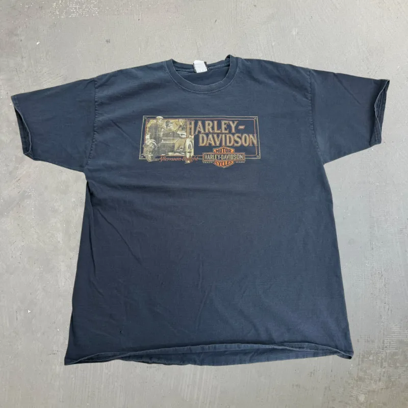 J- Vintage '14 Harley Davidson Medicine Hat Alberta Graphic Tee - 2XL made by Harley-Davidson