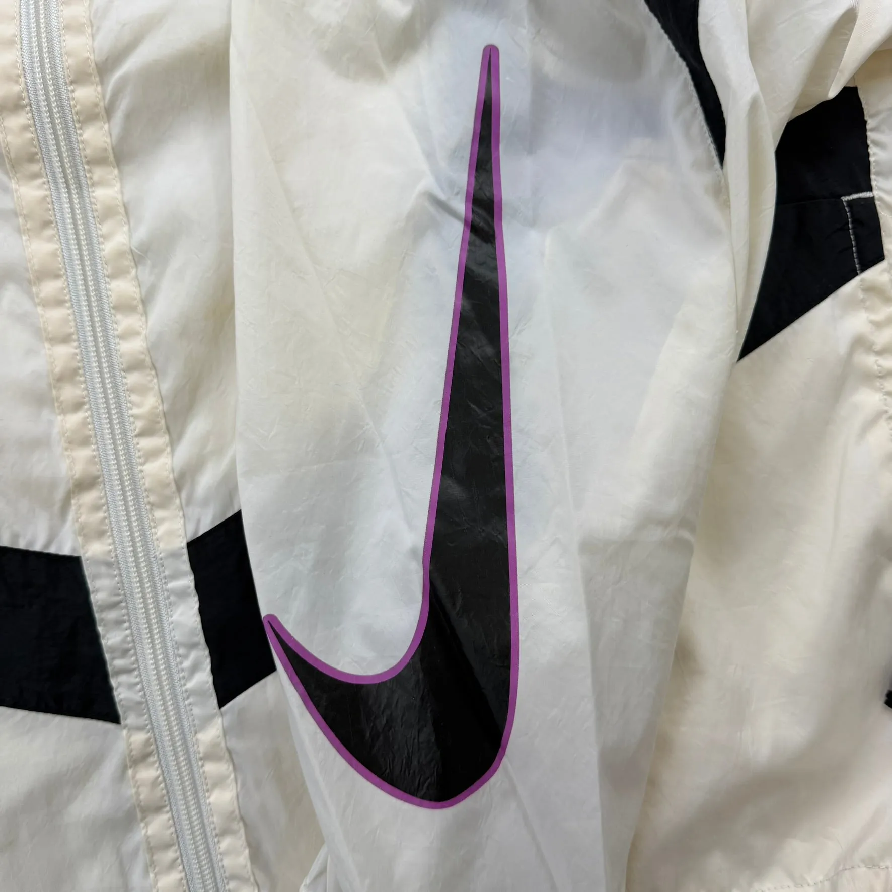 J- Vintage Nike White Lightweight Zip Up Jacket - XL sold by HG Vintage product image thumbnail 3