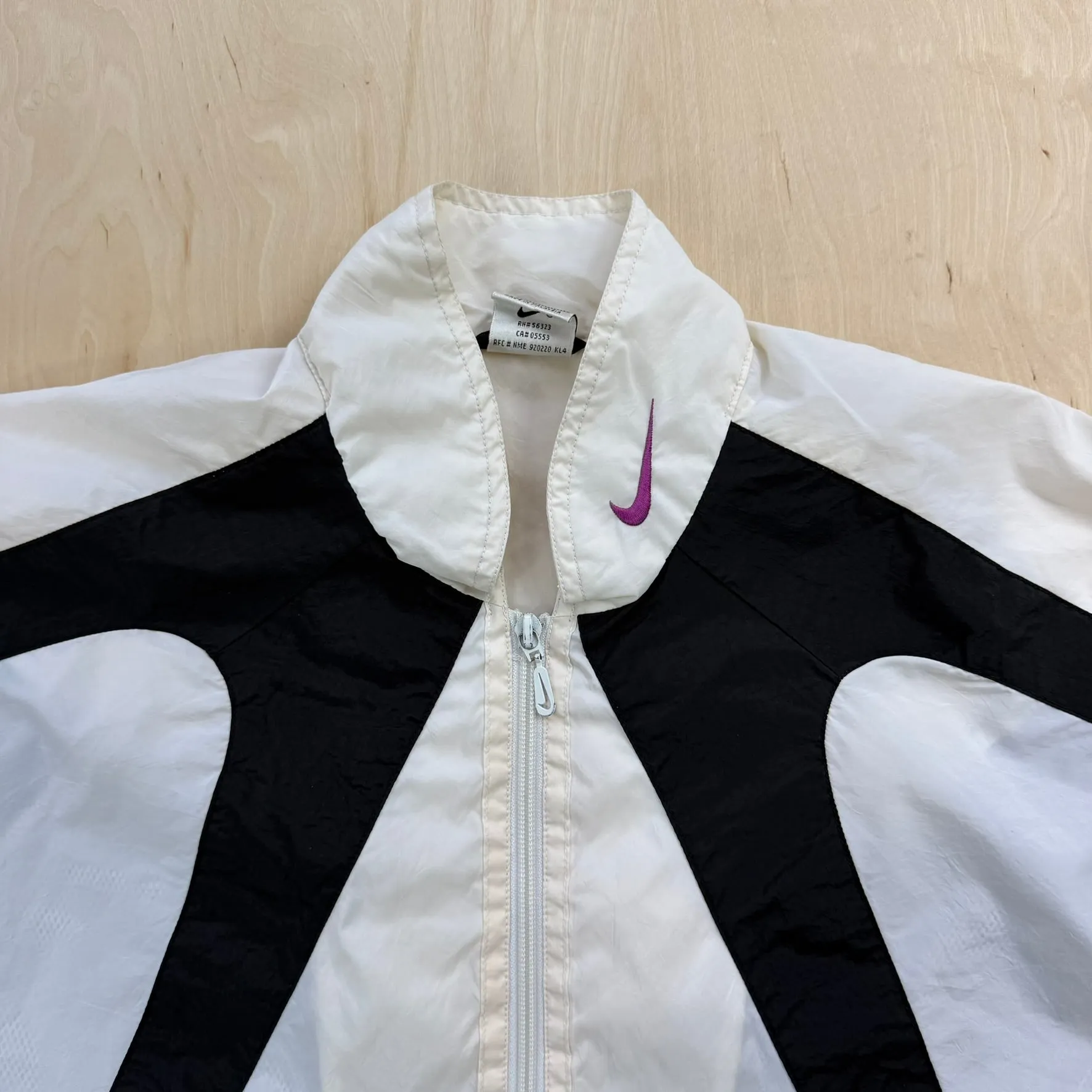 J- Vintage Nike White Lightweight Zip Up Jacket - XL sold by HG Vintage product image thumbnail 2