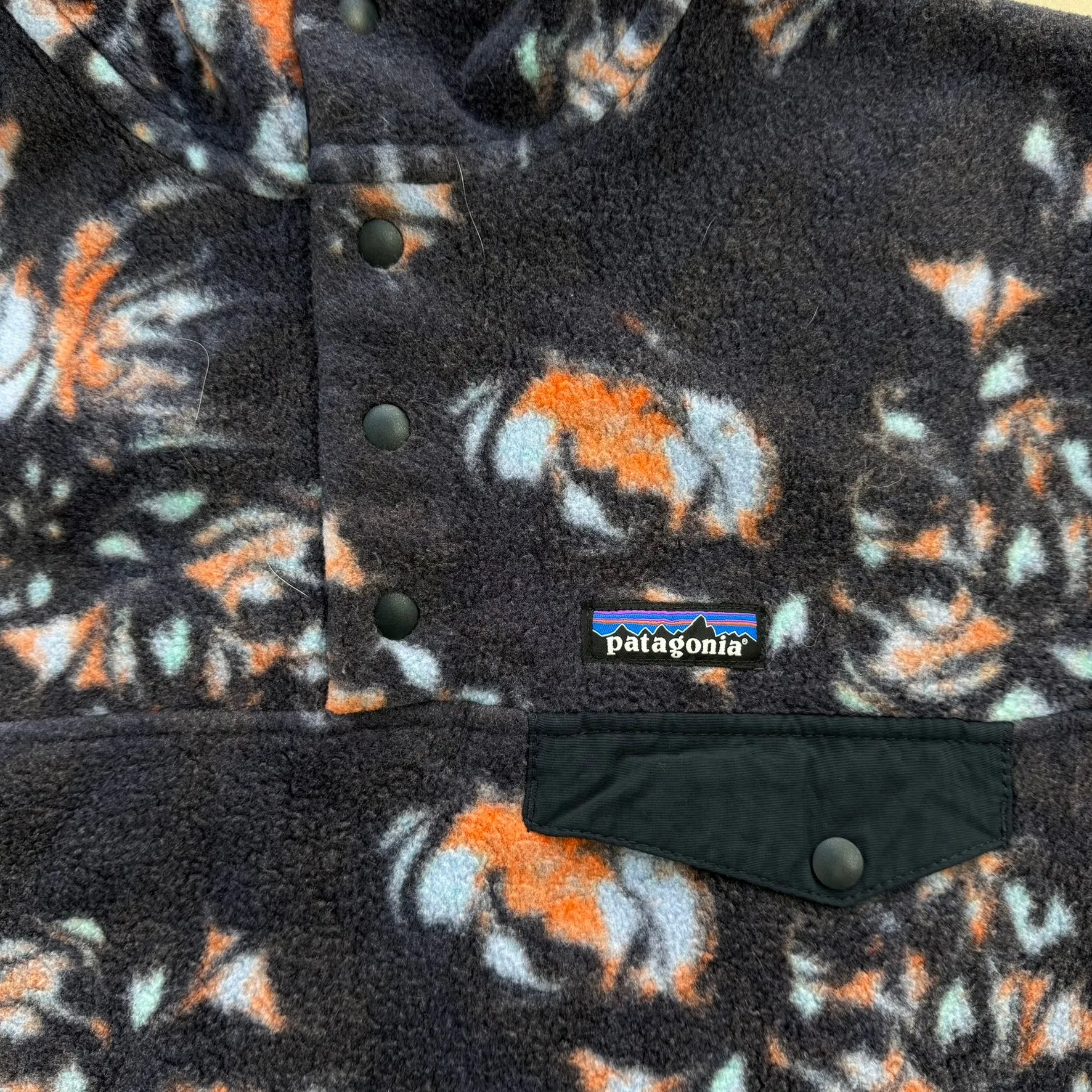 J- Patagonia Synchilla Grey/Orange Patterned Polar Fleece - L sold by HG Vintage product image thumbnail 2