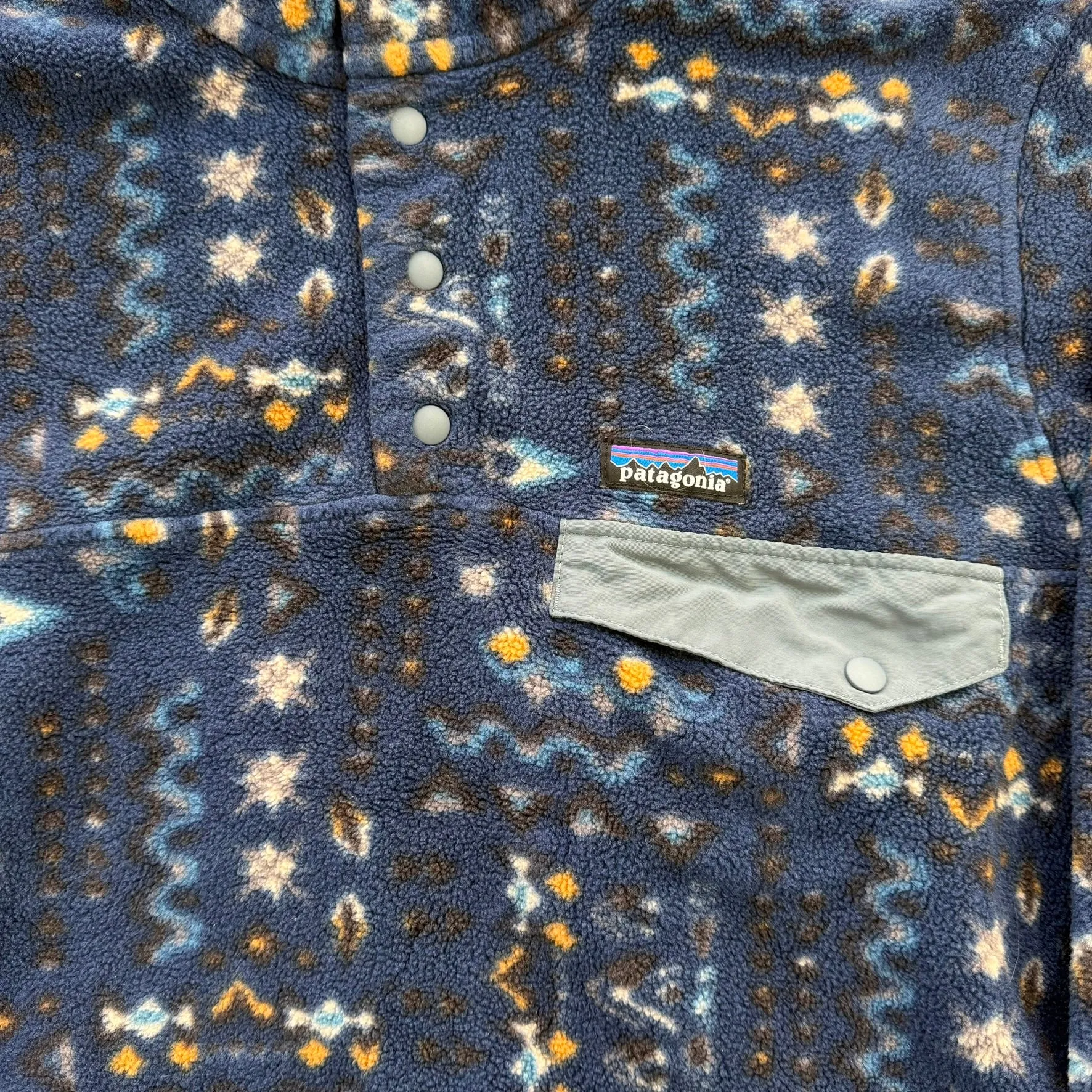 J- Patagonia Synchilla Navy Patterned Polar Fleece - M sold by HG Vintage product image thumbnail 2