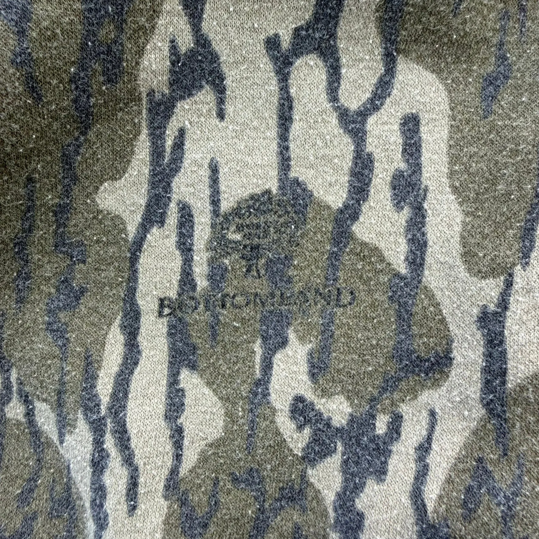 J- Carhartt Bottom Land Real Tree Camo Hoodie - 2XL sold by HG Vintage product image thumbnail 3