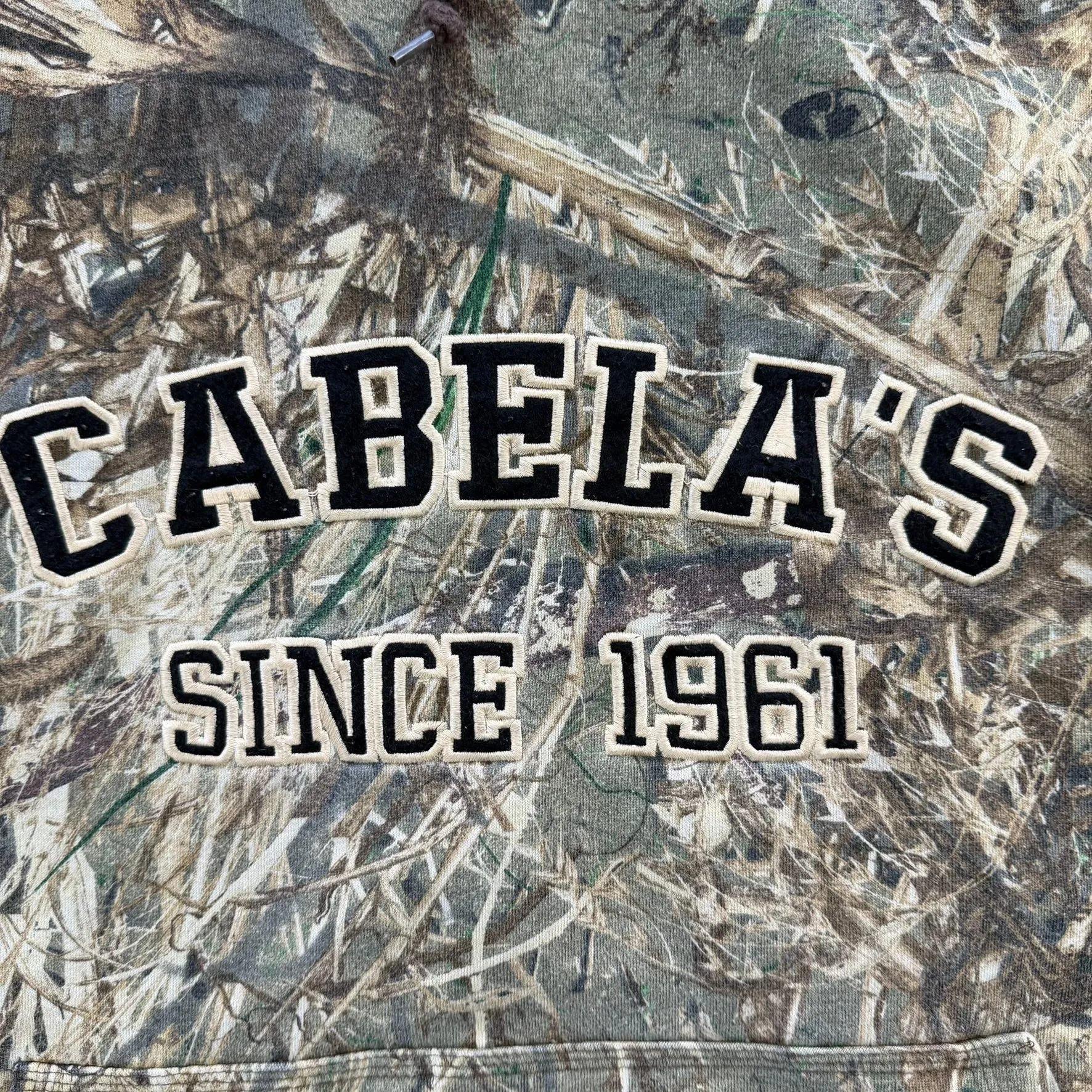 J- Vintage Cabela's Mossy Oak Duck Blind Real Tree Camo Hoodie - 3XL sold by HG Vintage product image thumbnail 2