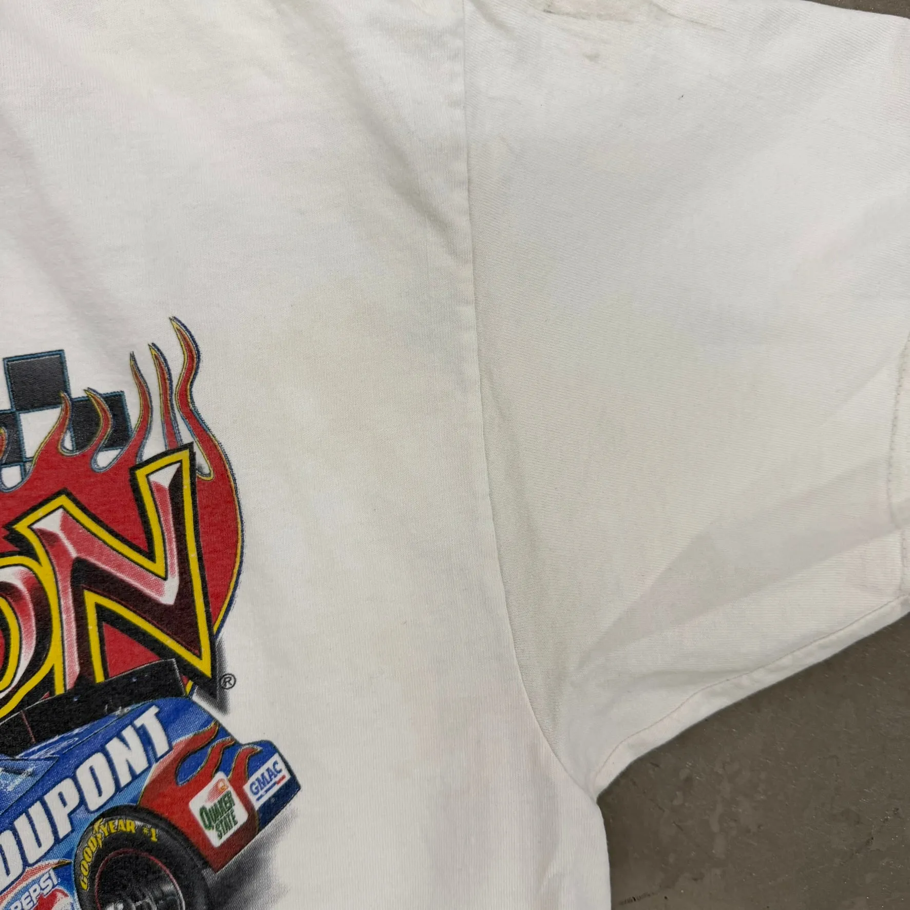J- Vintage '01 Nascar Jeff Gordon Car Graphic Tee - L sold by HG Vintage product image thumbnail 5