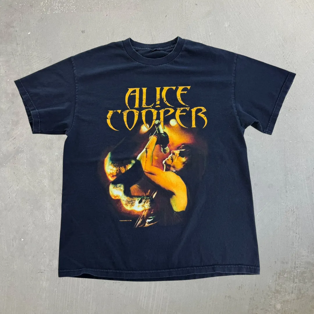 J- Vintage '04 Alice Cooper Picture & Text Graphic Tee - L sold by HG Vintage