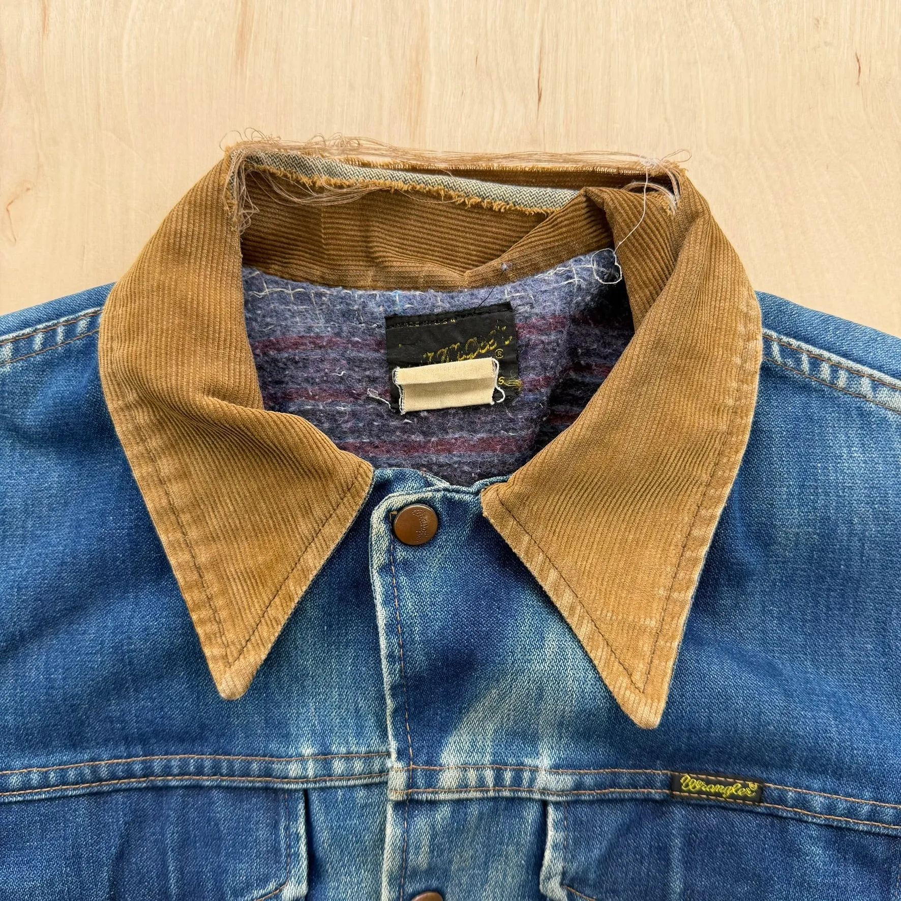 J- Vintage Wrangler 70s/80s Blanket Lined Corduroy Collar Denim Jacket - XL sold by HG Vintage product image thumbnail 2