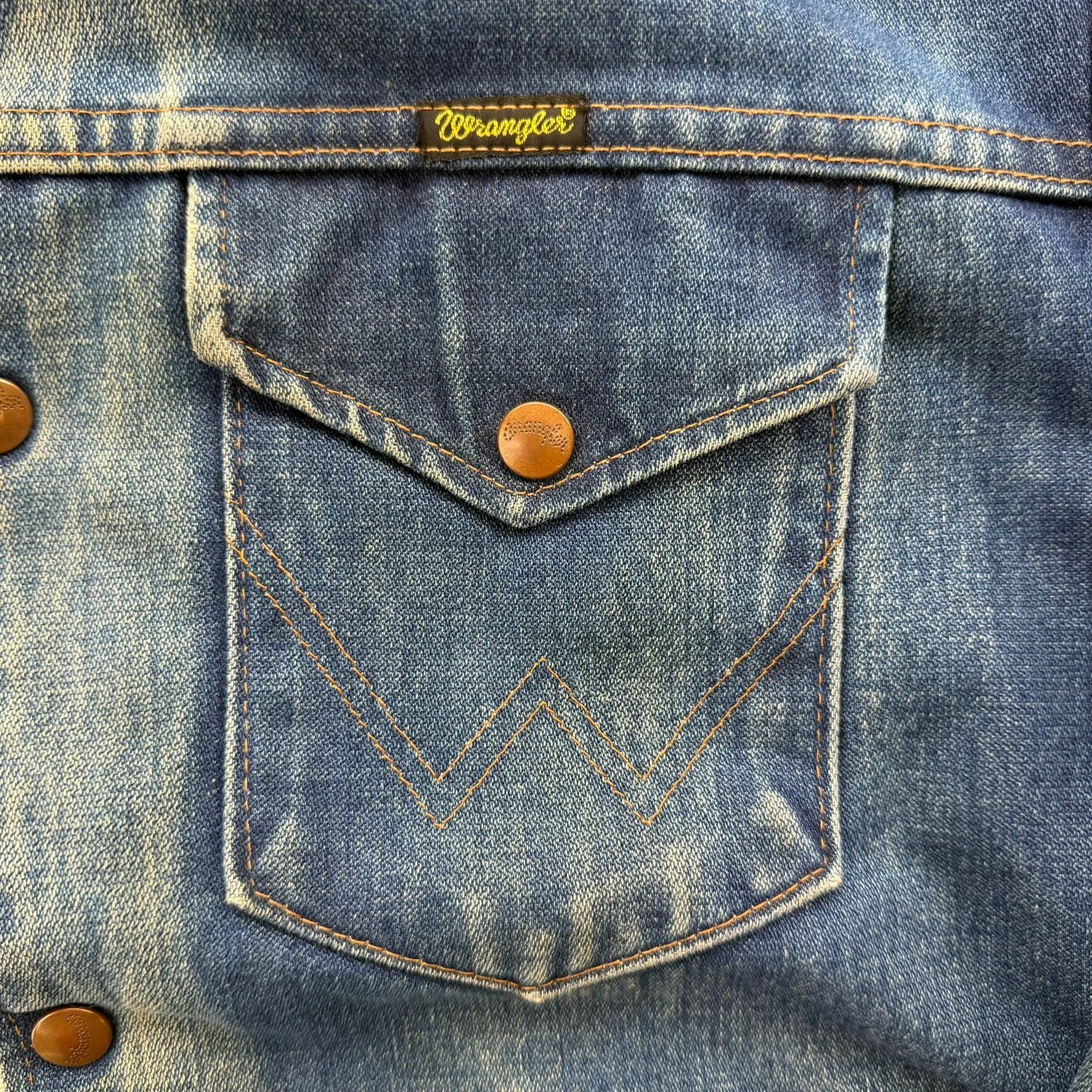 J- Vintage Wrangler 70s/80s Blanket Lined Corduroy Collar Denim Jacket - XL sold by HG Vintage product image thumbnail 3