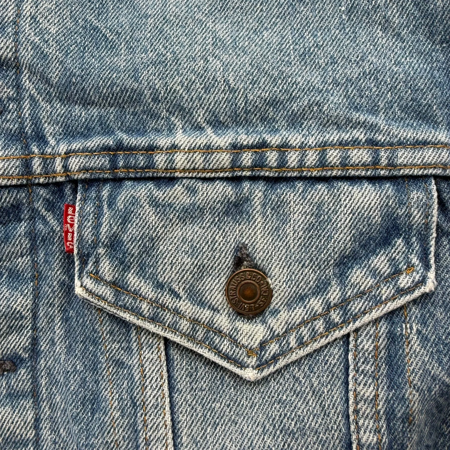 J- Vintage Levi's 80s Blanket Lined Made In USA Denim Jacket - 44 (L) sold by HG Vintage product image thumbnail 4