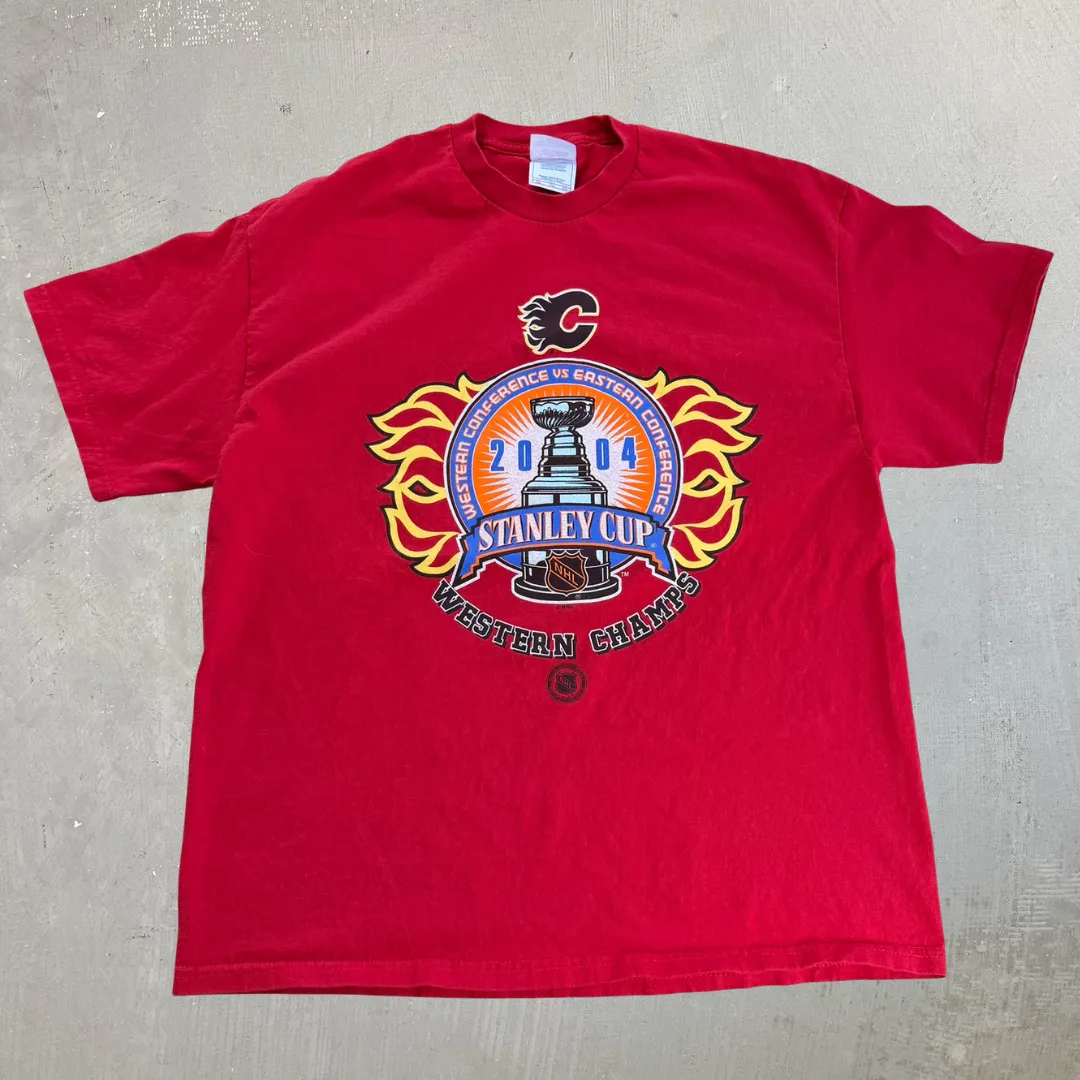 J- Vintage '04 Calgary Flames NHL Western Conference Champs Tee - XL sold by HG Vintage