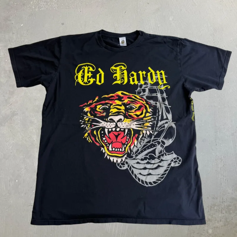 J- Vintage Ed Hardy Tiger & Text Graphic Tee - XL made by HG Vintage