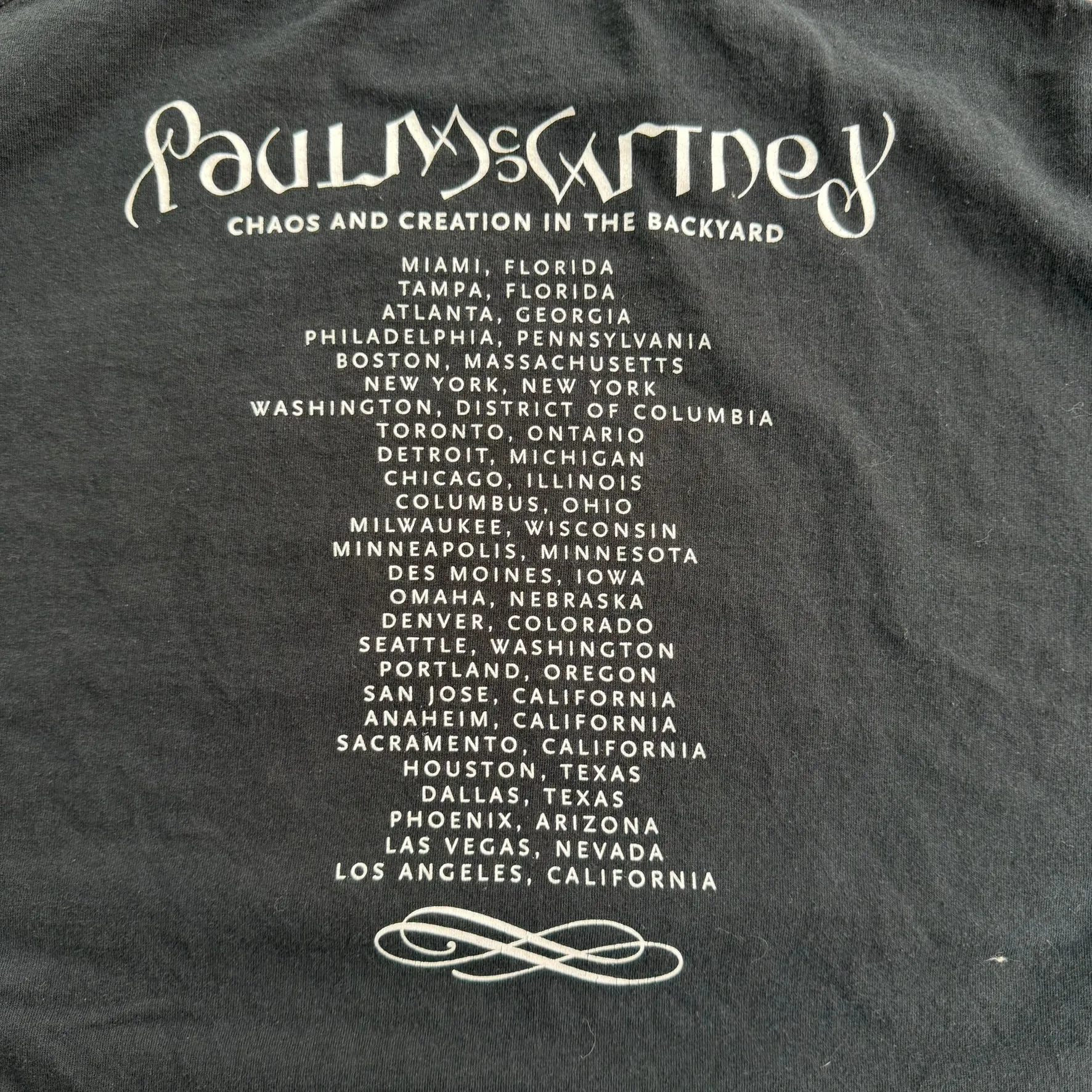 J- Vintage Paul McCartney Chaos & Creation In The Backyard Tour Made In USA Giant Tag Tee - XL sold by HG Vintage product image thumbnail 5