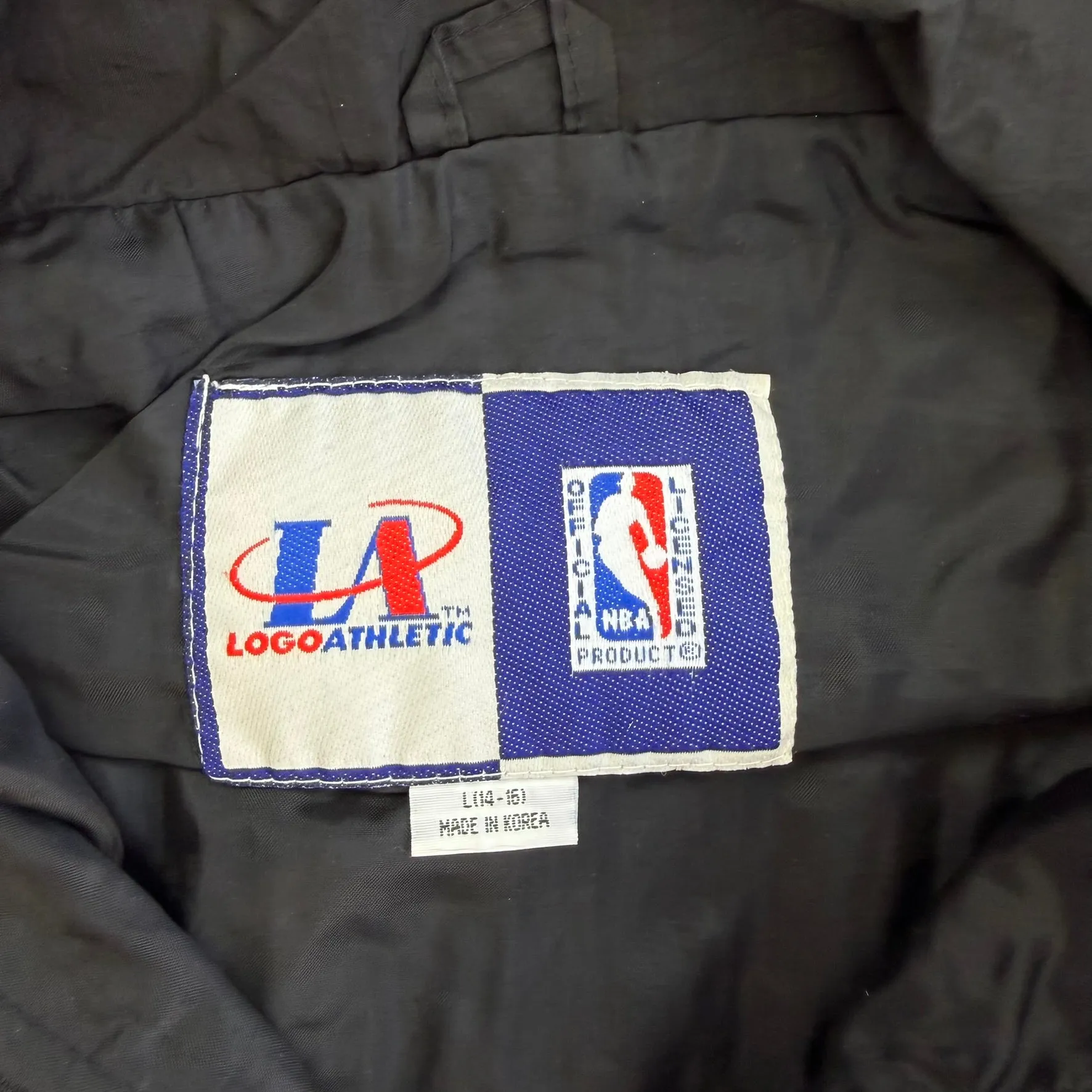 J- Vintage Chicago Bulls NBA Logo Athletic Lightweight Hooded Windbreaker - L sold by HG Vintage product image thumbnail 5
