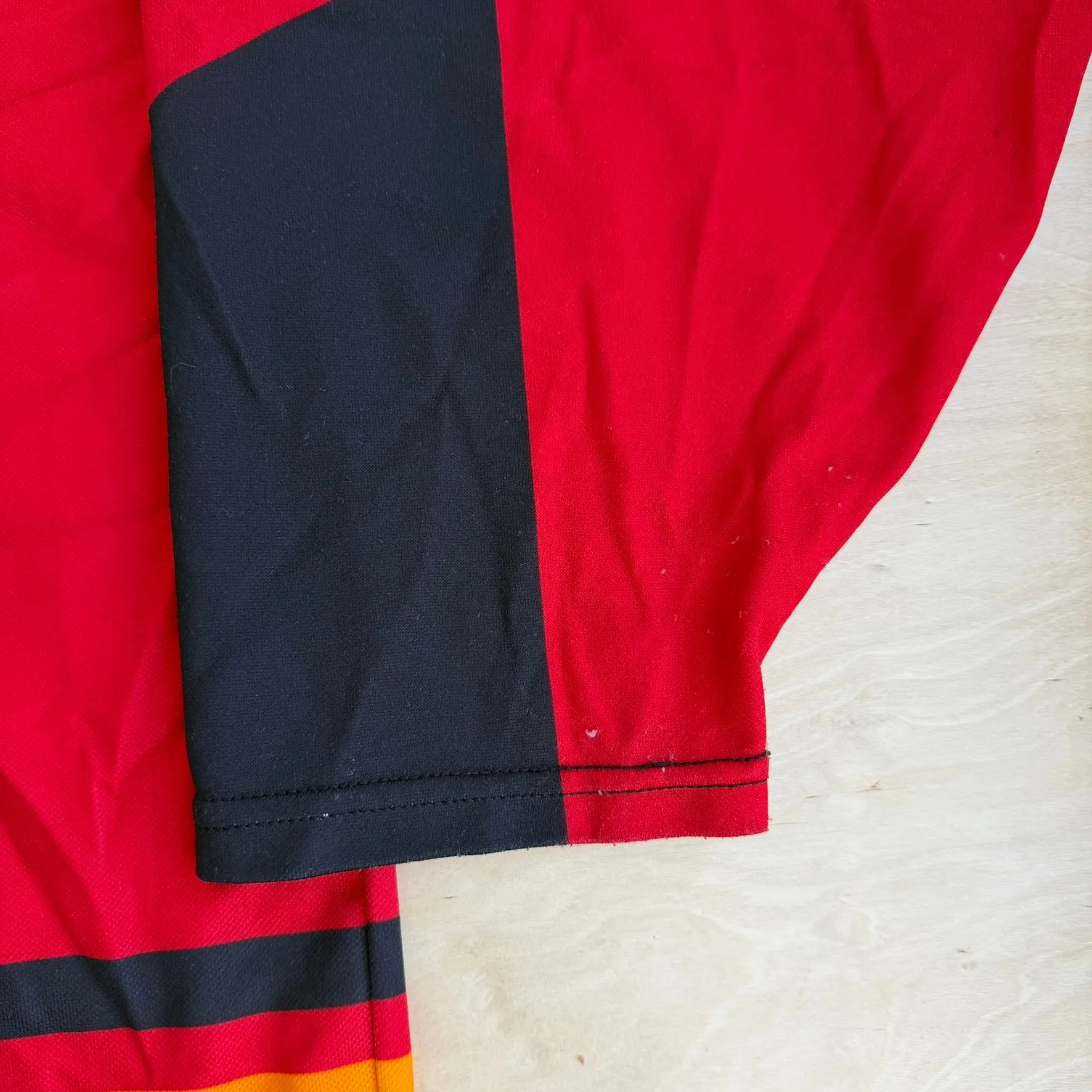 J- Vintage Calgary Flames NHL CCM Hockey Jersey - XL sold by HG Vintage product image thumbnail 5