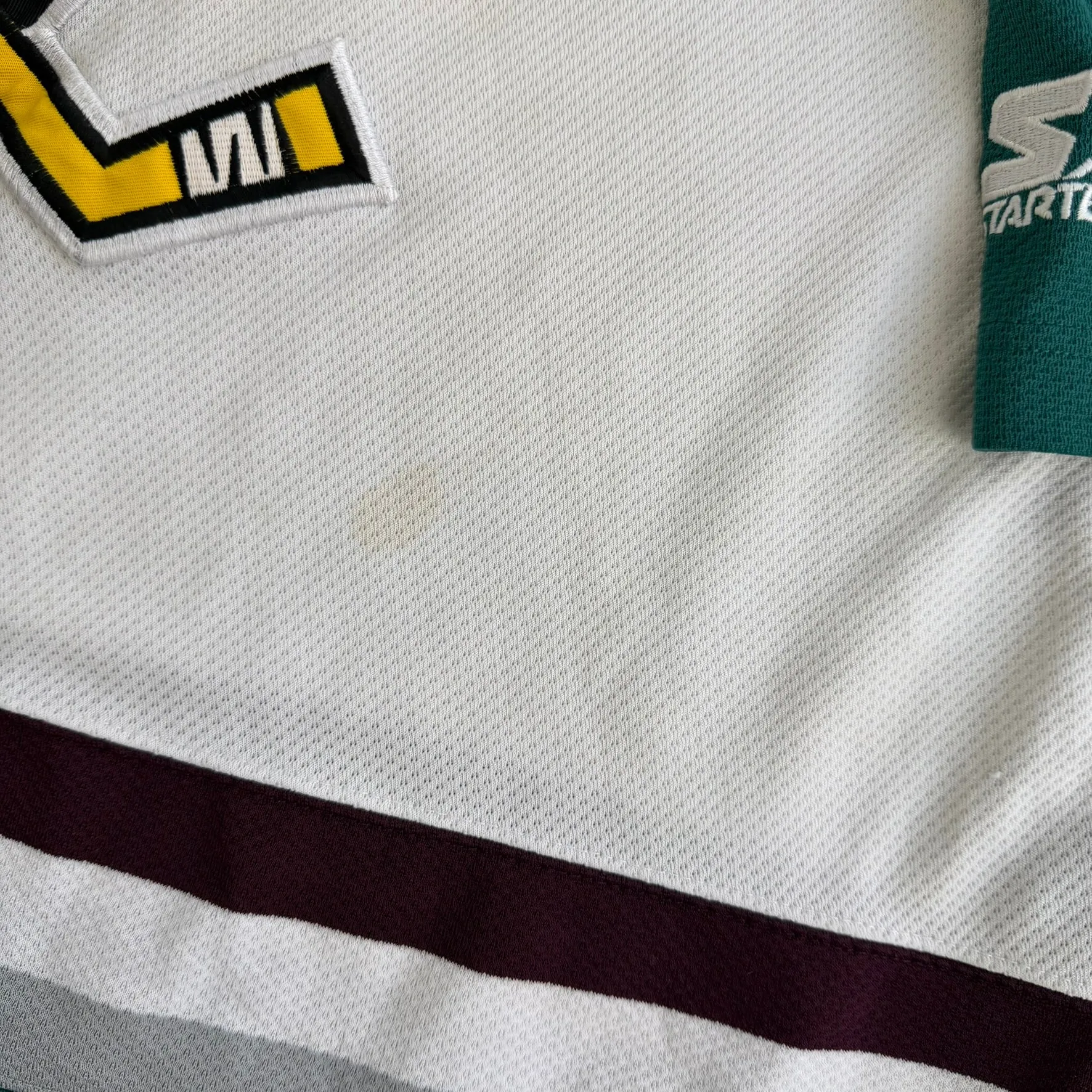 J- Vintage Anaheim Ducks NHL Starter Hockey Jersey - M sold by HG Vintage product image thumbnail 4